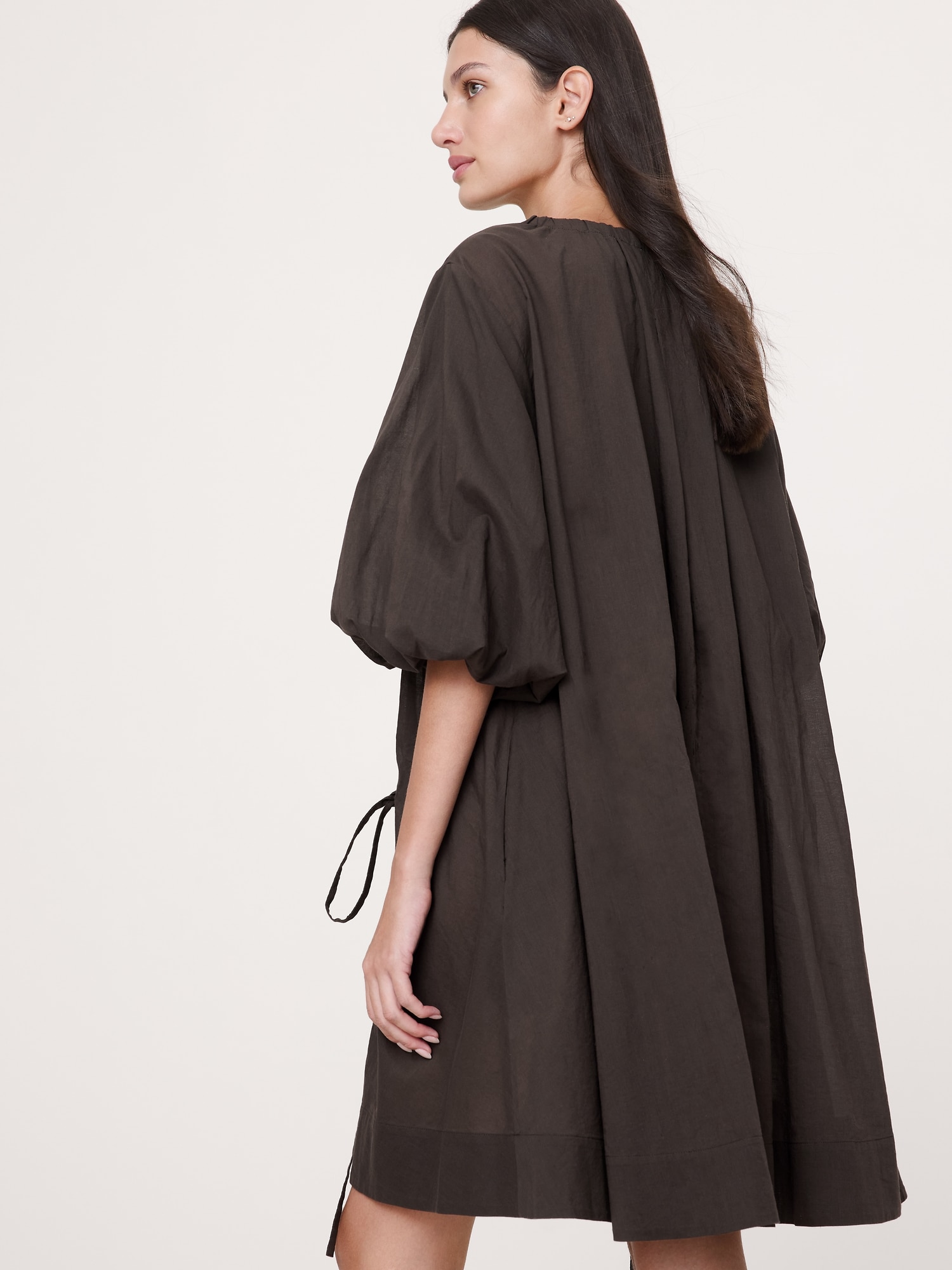 L'image numéro 3 présente Robe courte en coton léger