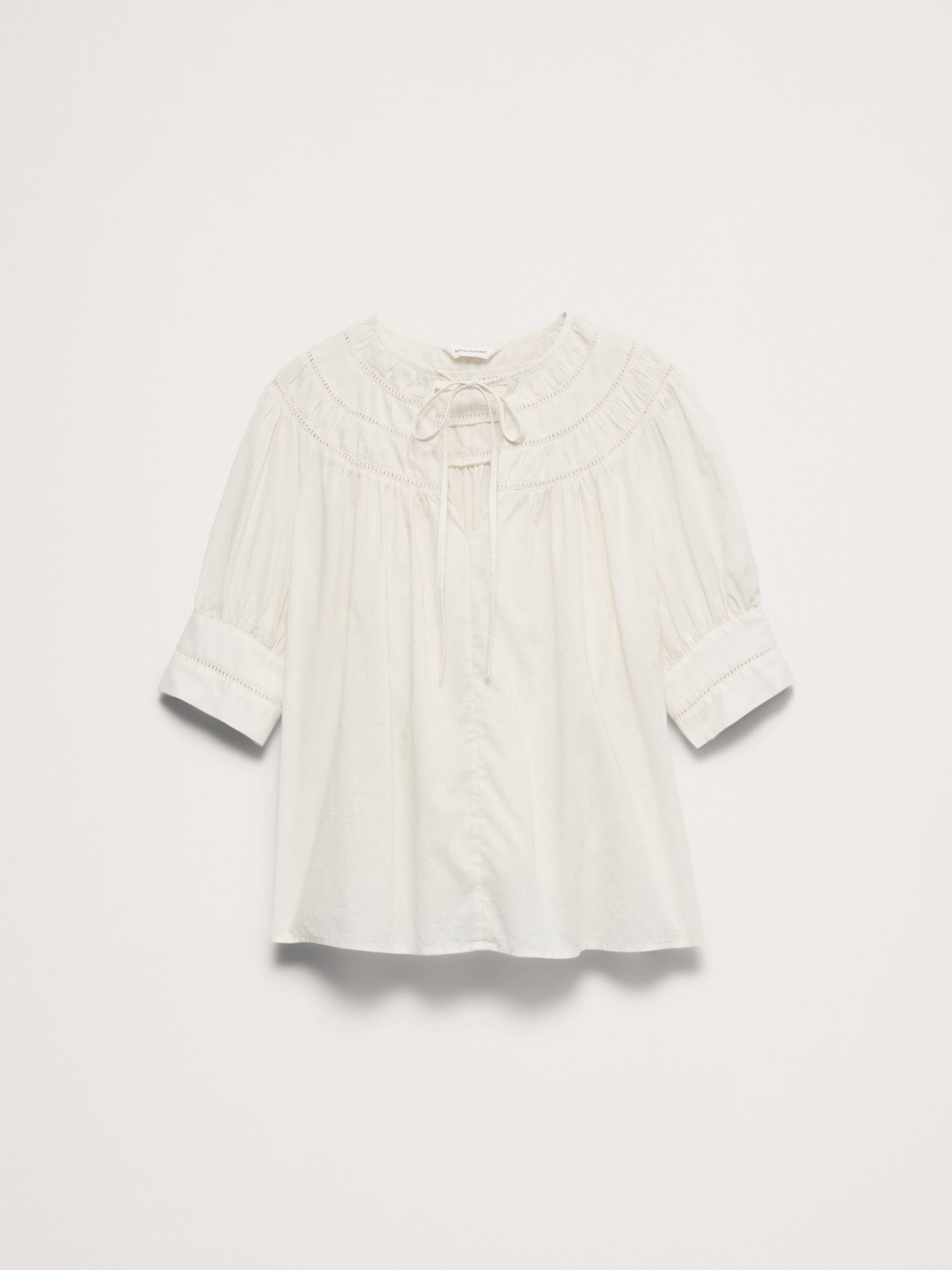 L'image numéro 7 présente Haut en coton léger avec dentelle incrustée