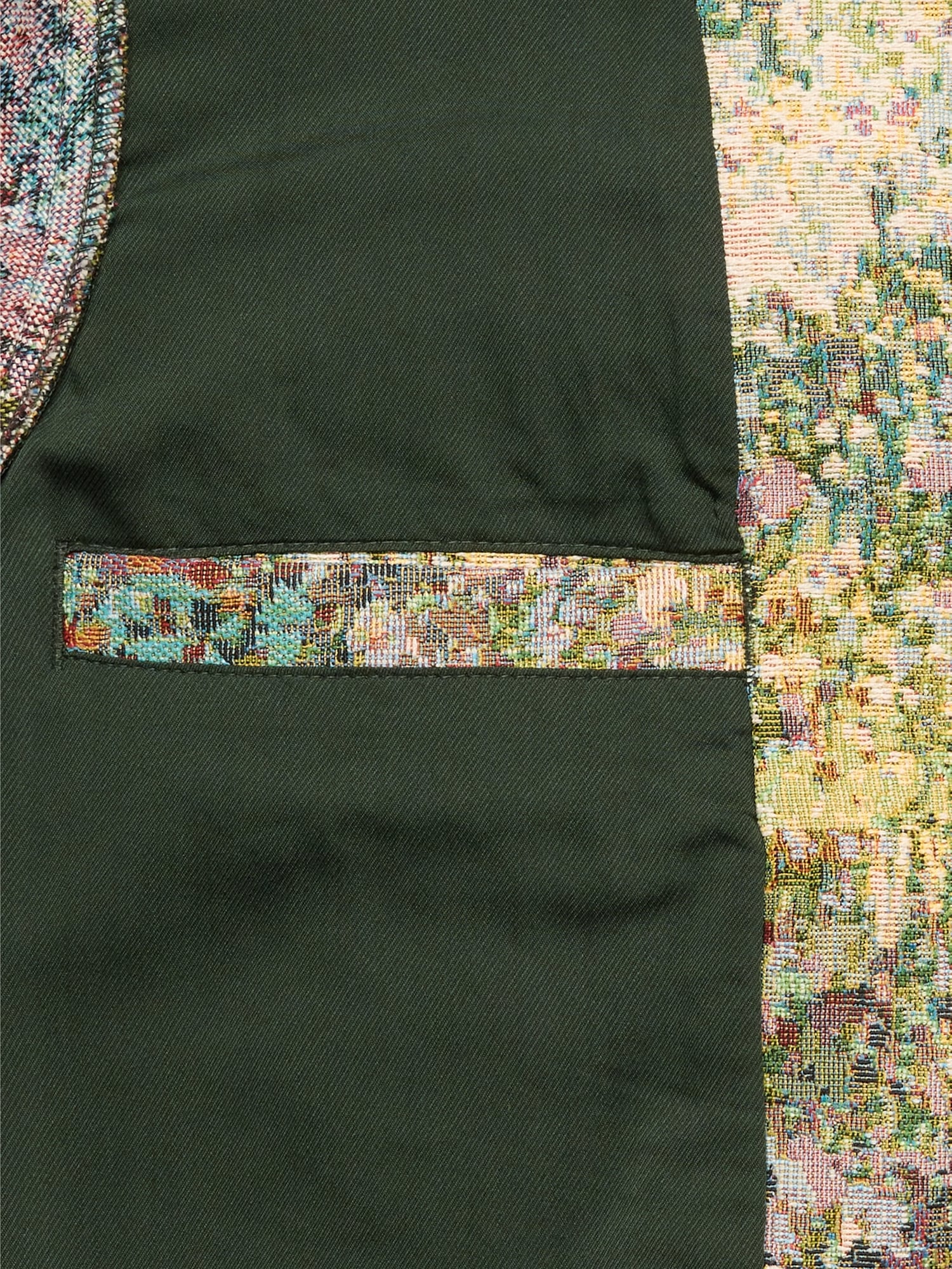 L'image numéro 6 présente Blouson d’aviateur en jacquard fleuri