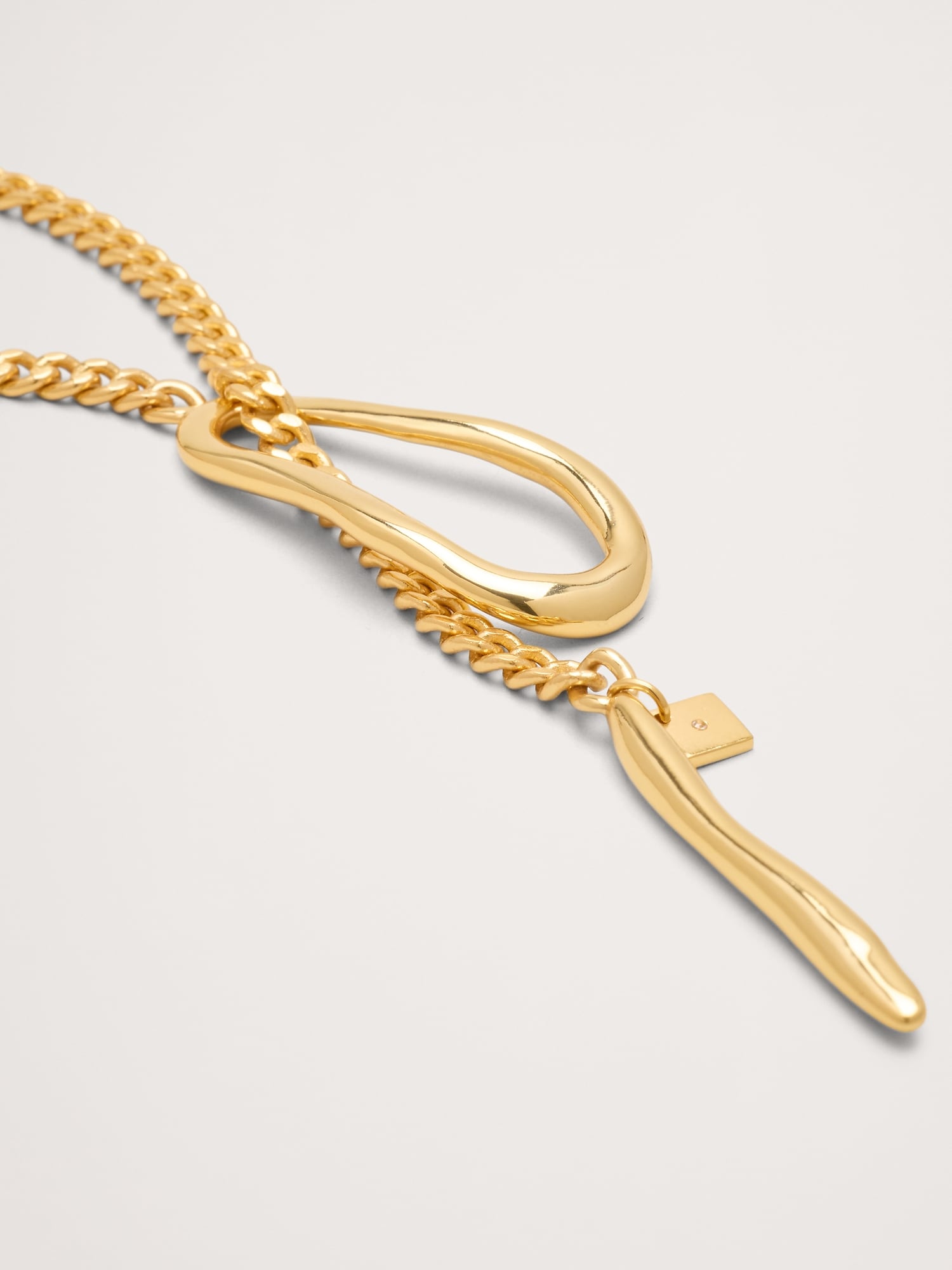 L'image numéro 3 présente Collier à pendentif ovale abstrait