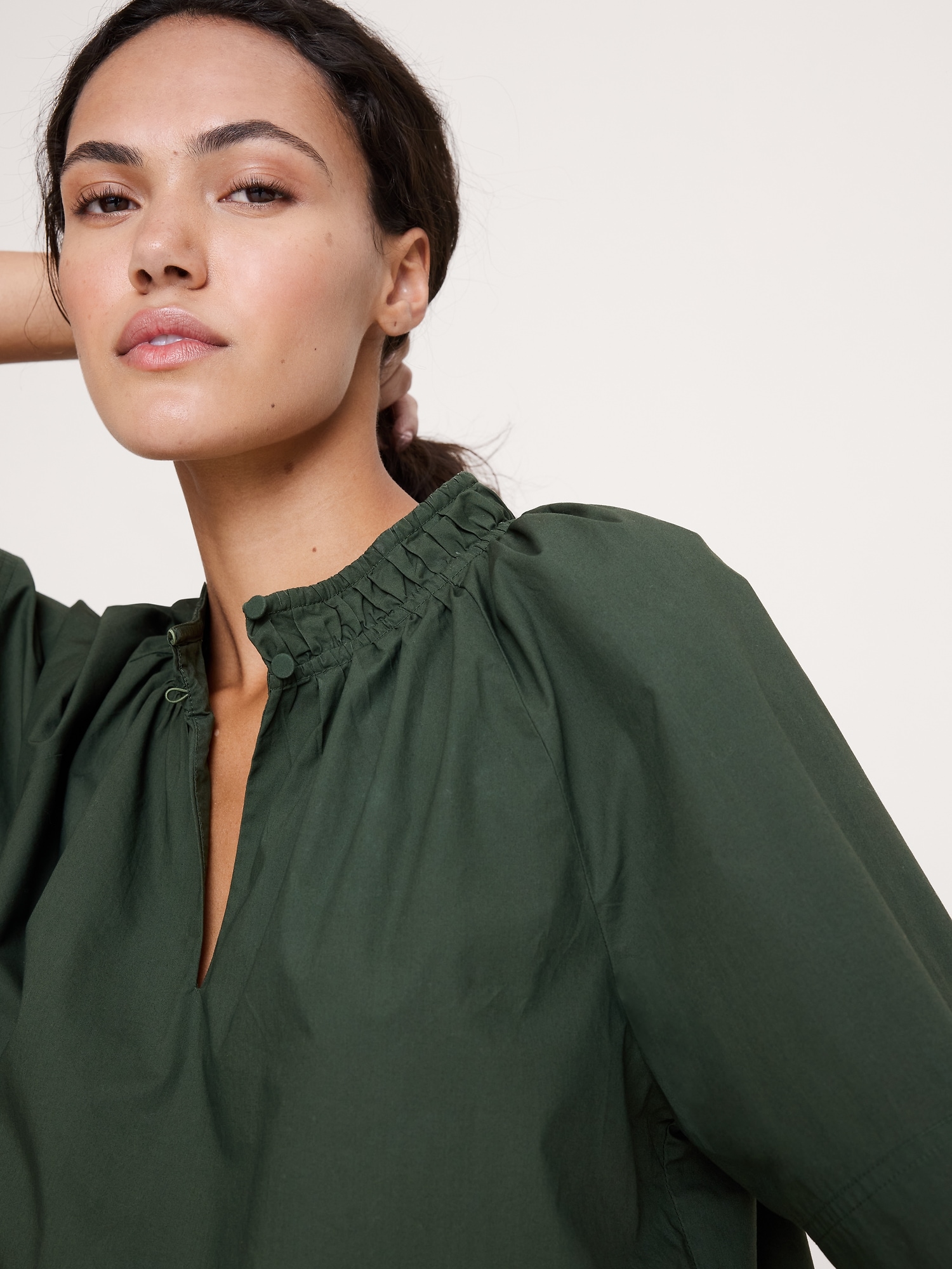 L'image numéro 3 présente Haut à encolure fendue en popeline de coton