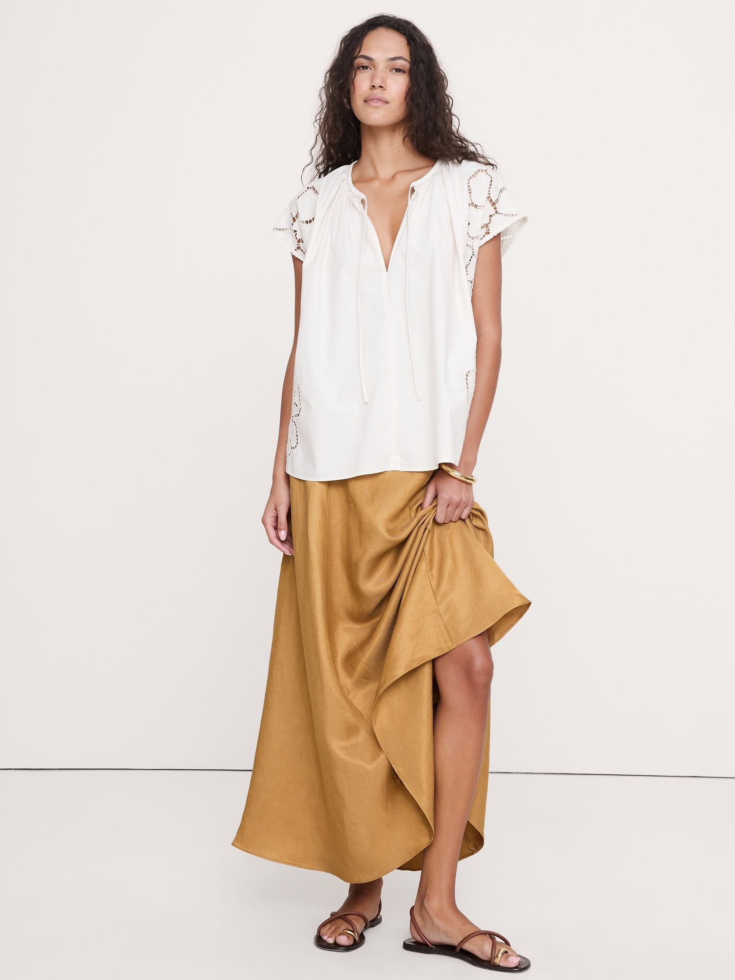 TUNIQUE À ENCOLURE CRANTÉE EN POPELINE DE COTON BRODÉE