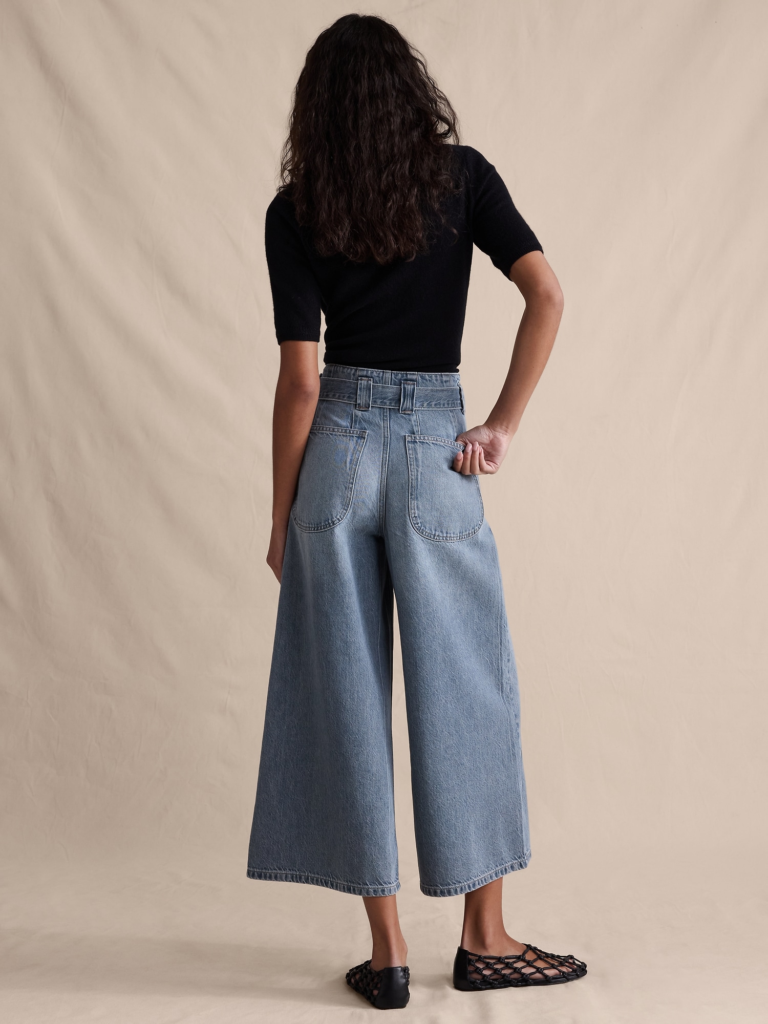 L'image numéro 7 présente Jupe-culotte légère en denim à taille très haute