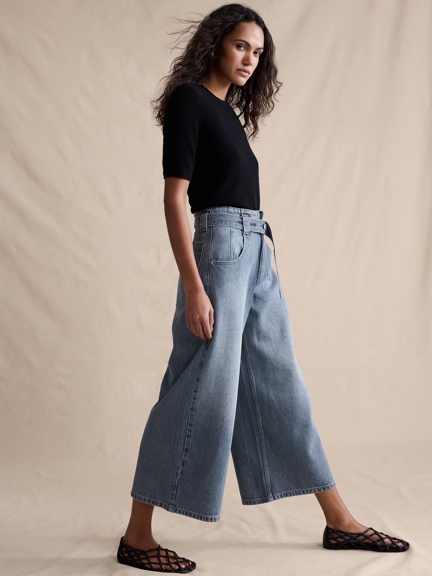 L'image numéro 8 présente Jupe-culotte légère en denim à taille très haute