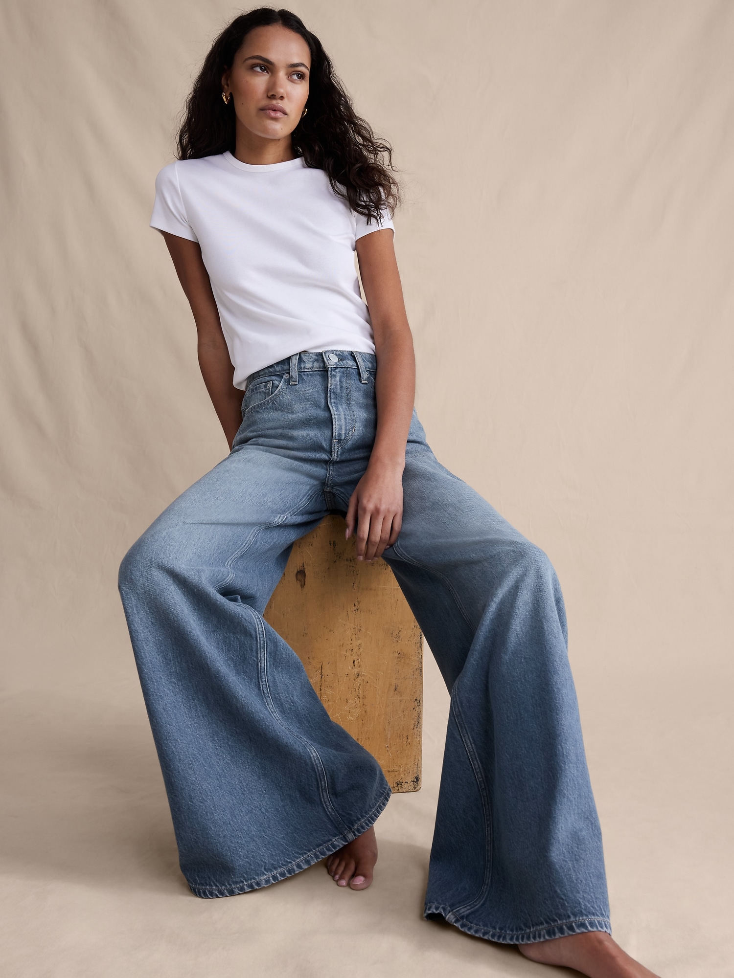 L'image numéro 4 présente Jean palazzo léger à jambe large à taille haute