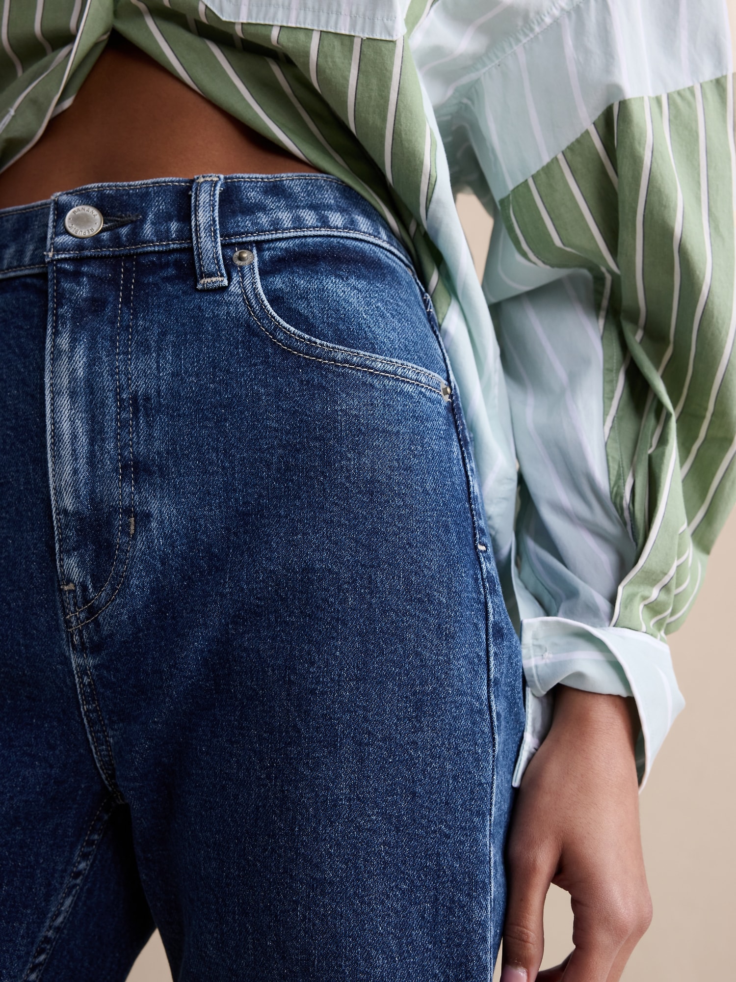 L'image numéro 4 présente Jean droit à taille haute des années 90