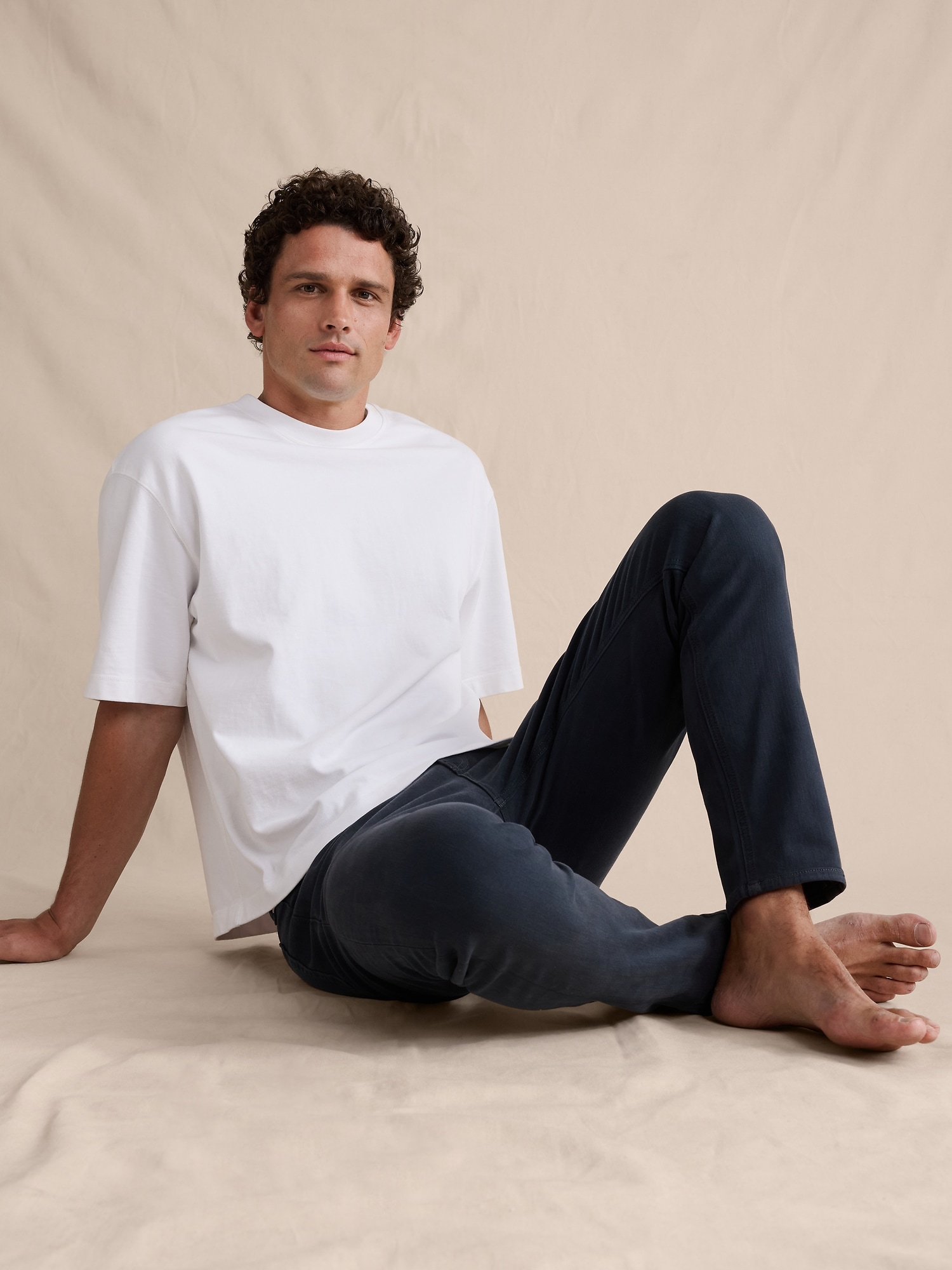 L'image numéro 5 présente Jean voyageur athlétique luxueux