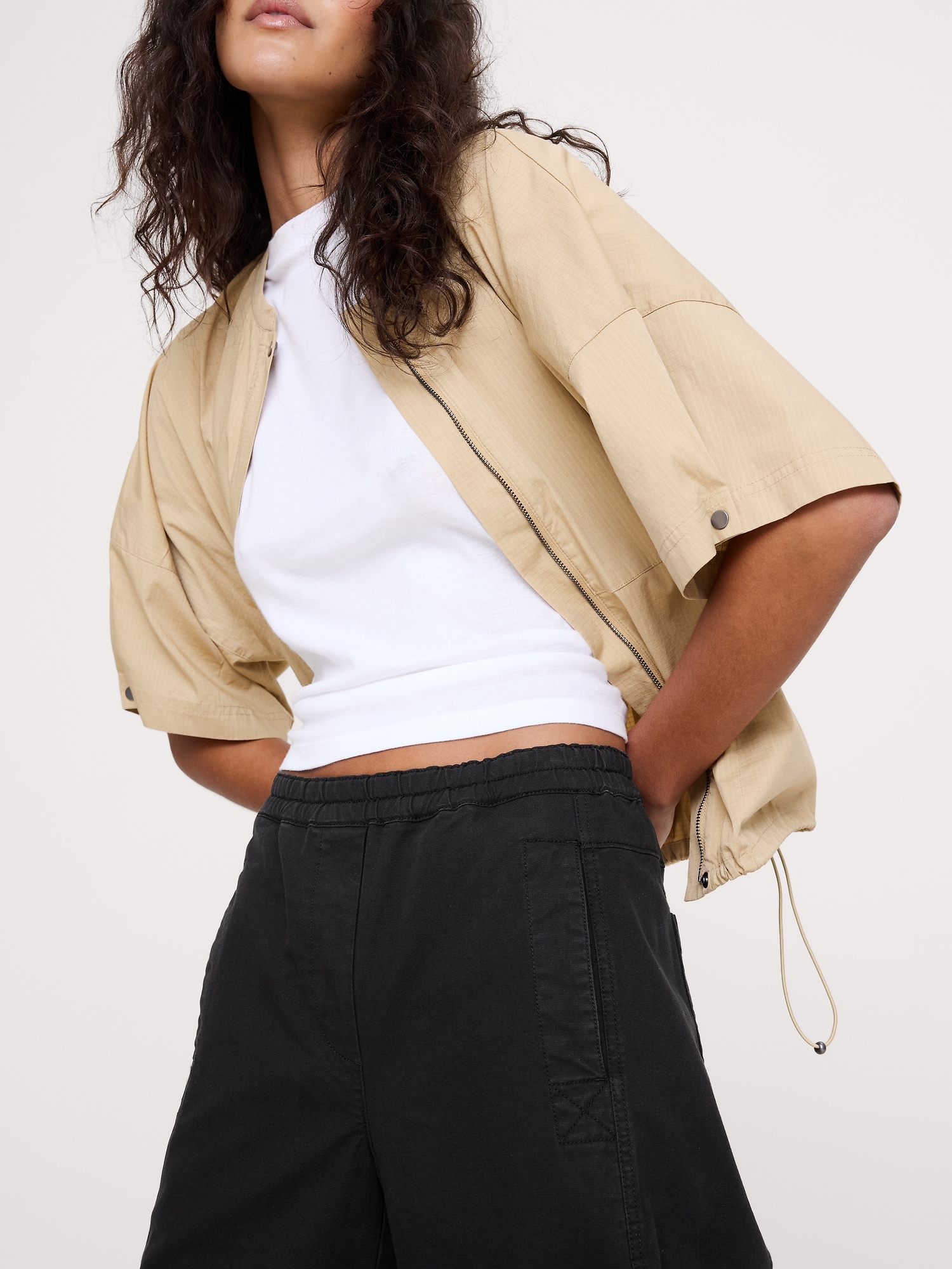 L'image numéro 4 présente Pantalon de peintre décontracté à taille mi-basse extensible