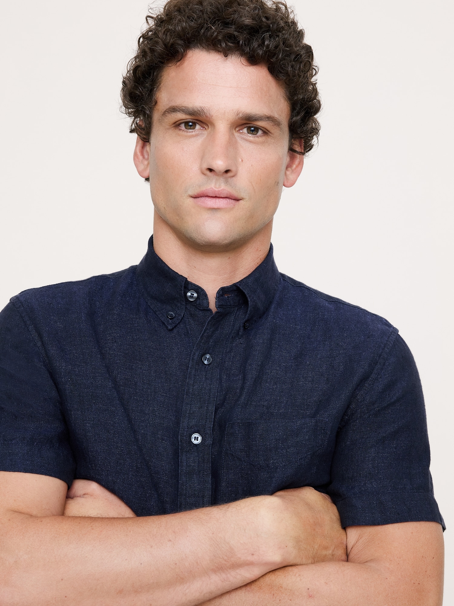 L'image numéro 3 présente Chemise standard à manches courtes en lin