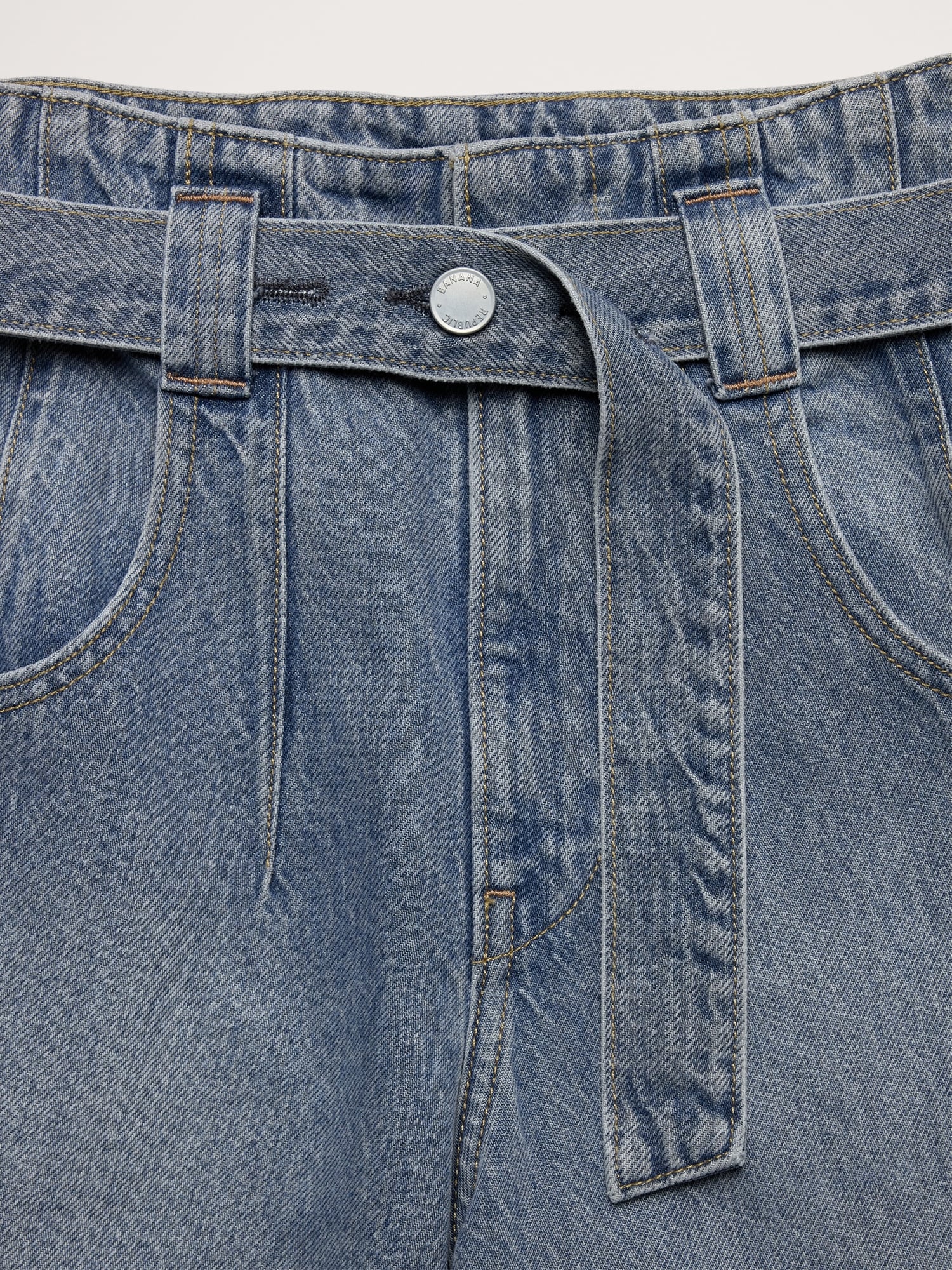 L'image numéro 6 présente Jupe-culotte légère en denim à taille très haute