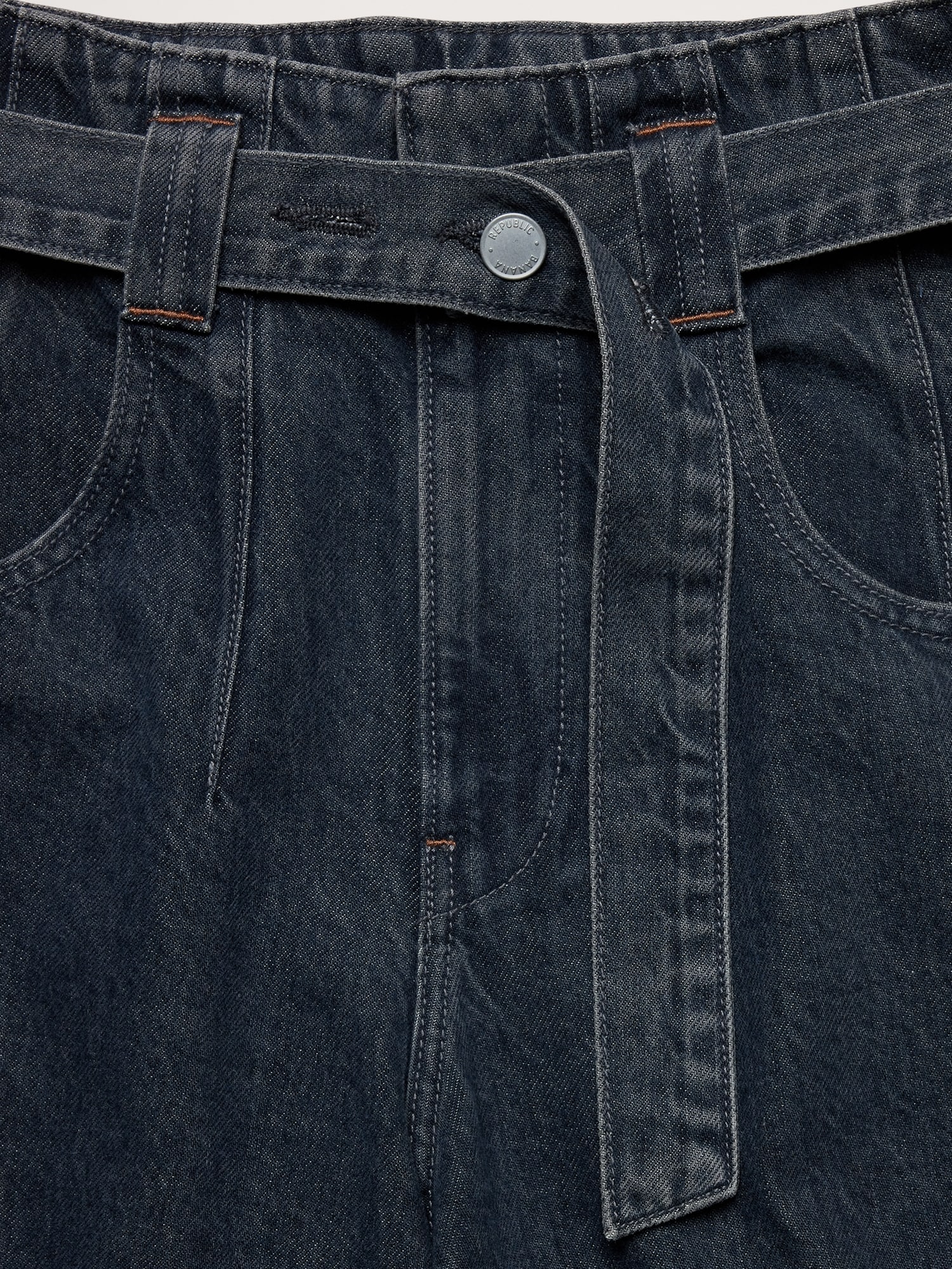 L'image numéro 6 présente Jupe-culotte légère en denim à taille très haute