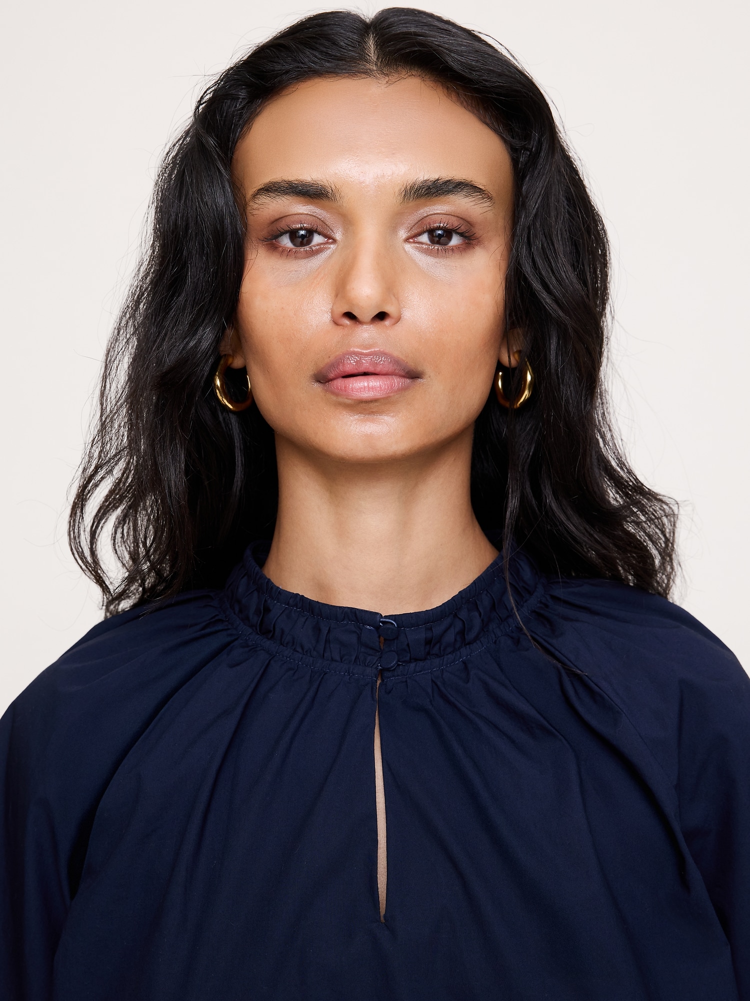 L'image numéro 3 présente Haut à encolure fendue en popeline de coton