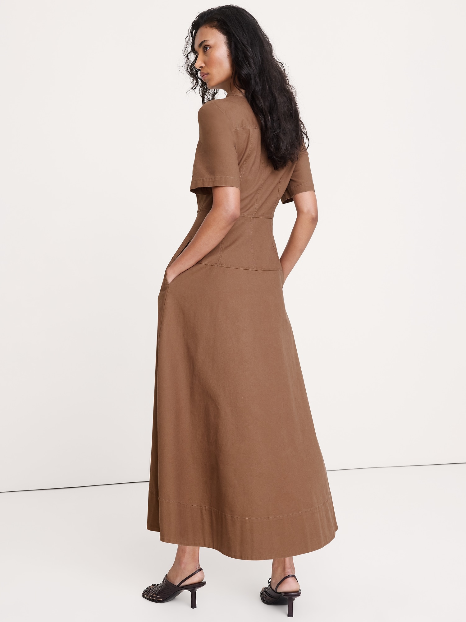 L'image numéro 7 présente Robe longue en toile de coton à glissière