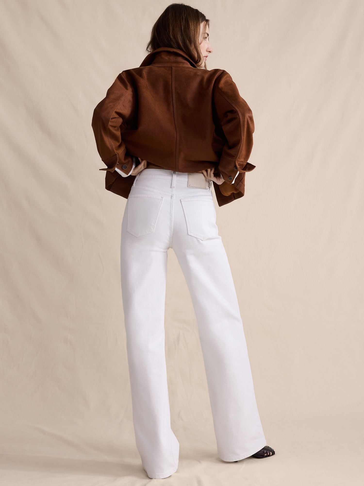 L'image numéro 3 présente Le célèbre jean classique à jambe large