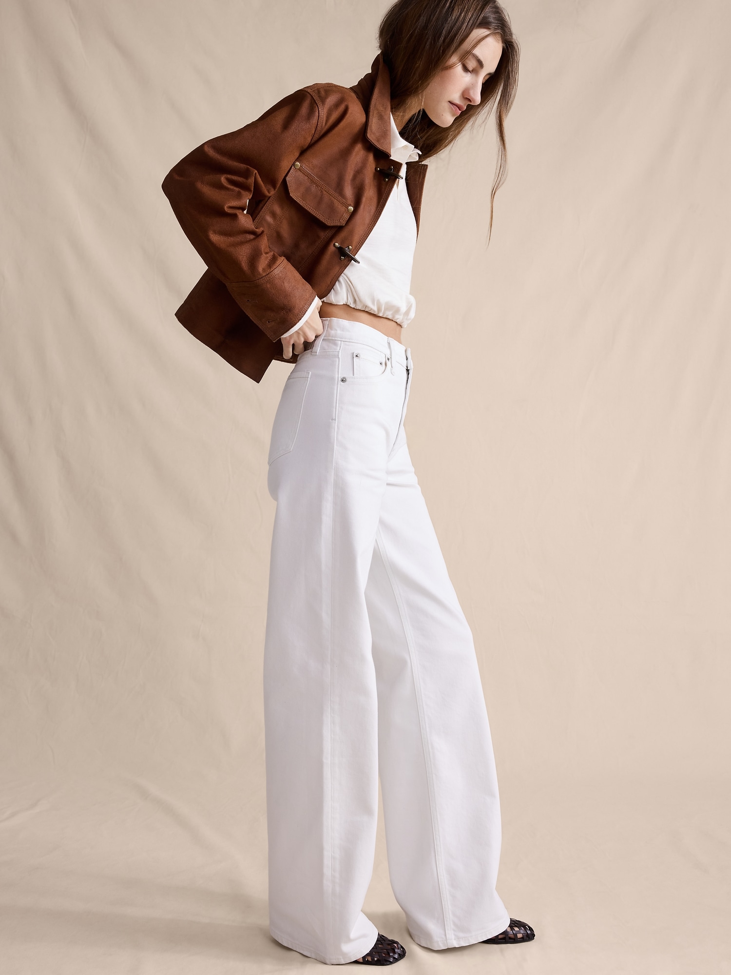 L'image numéro 4 présente Le célèbre jean classique à jambe large