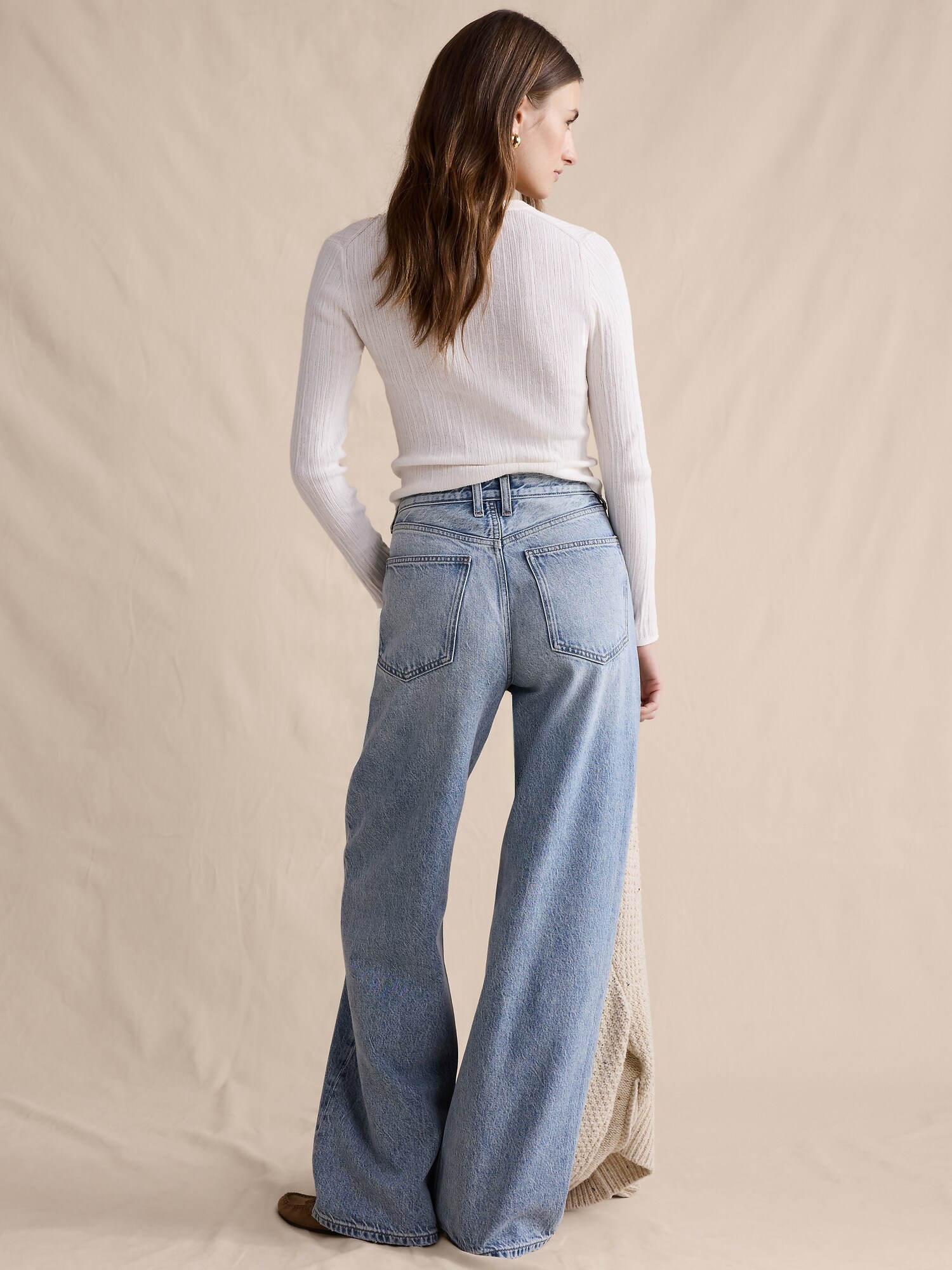 Image number 6 showing, Low-Rise Baggy-Straight Lightweight Jean
