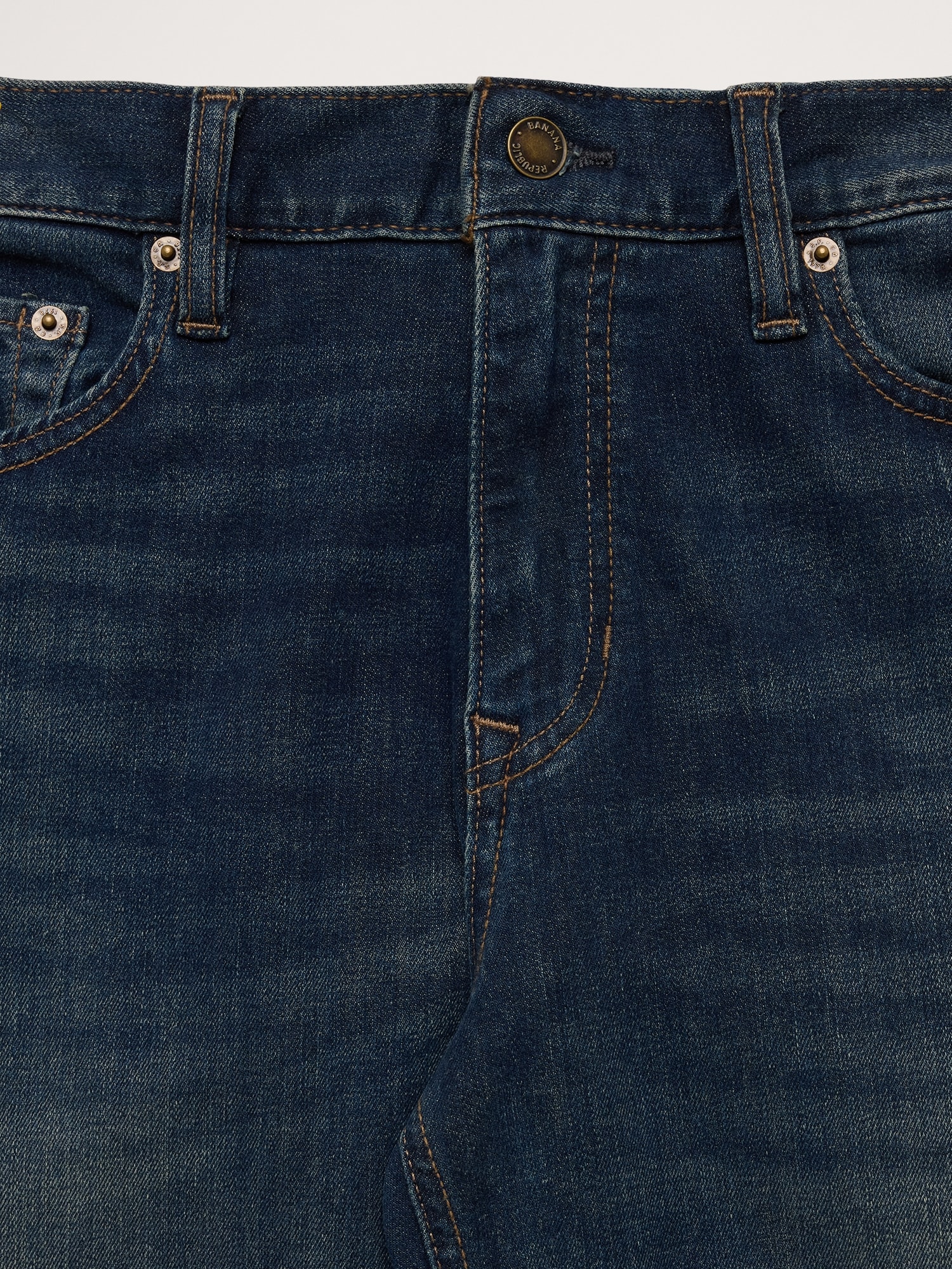 L'image numéro 7 présente Jean Voyageur luxueux à coupe droite