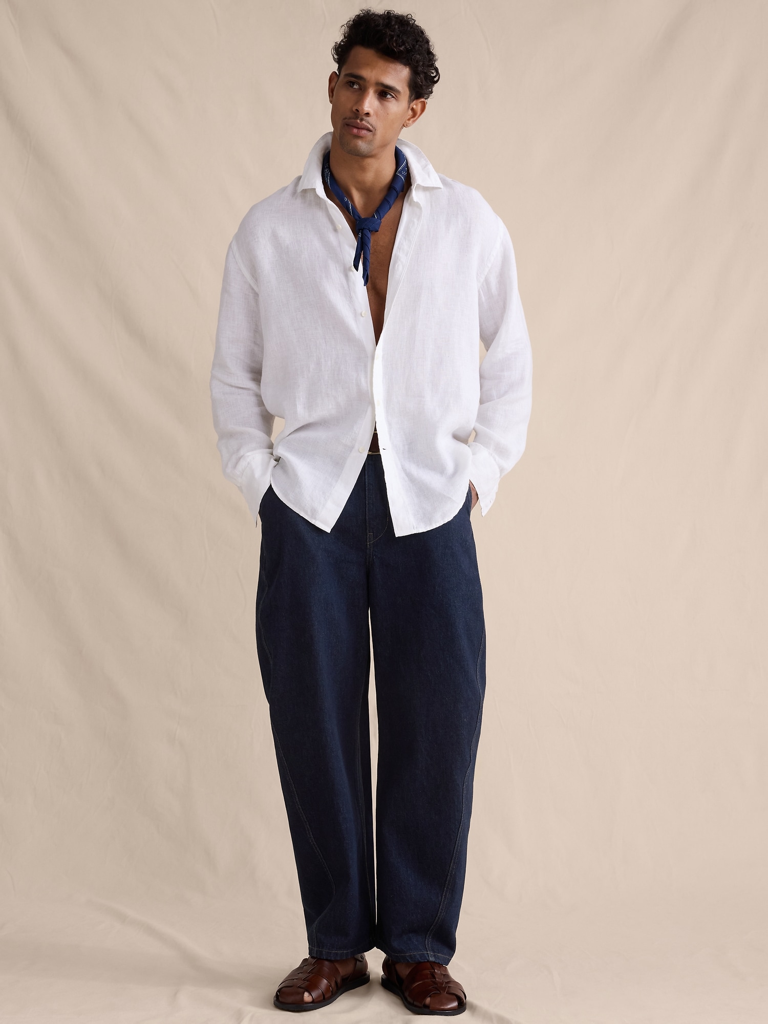 JEAN AMPLE À COUTURES INCURVÉES