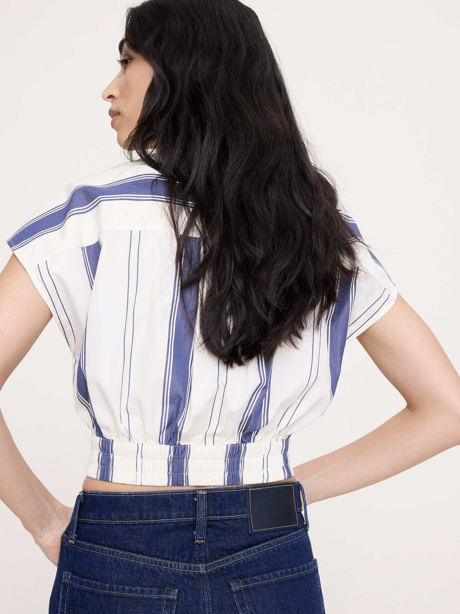 L'image numéro 2 présente Chemisier ultra-court en popeline de coton