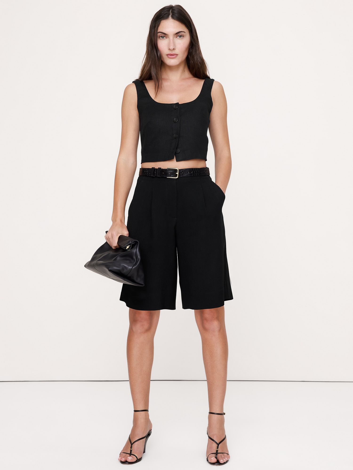 CAMISOLE COURTE EN LIN À ENCOLURE CARRÉE