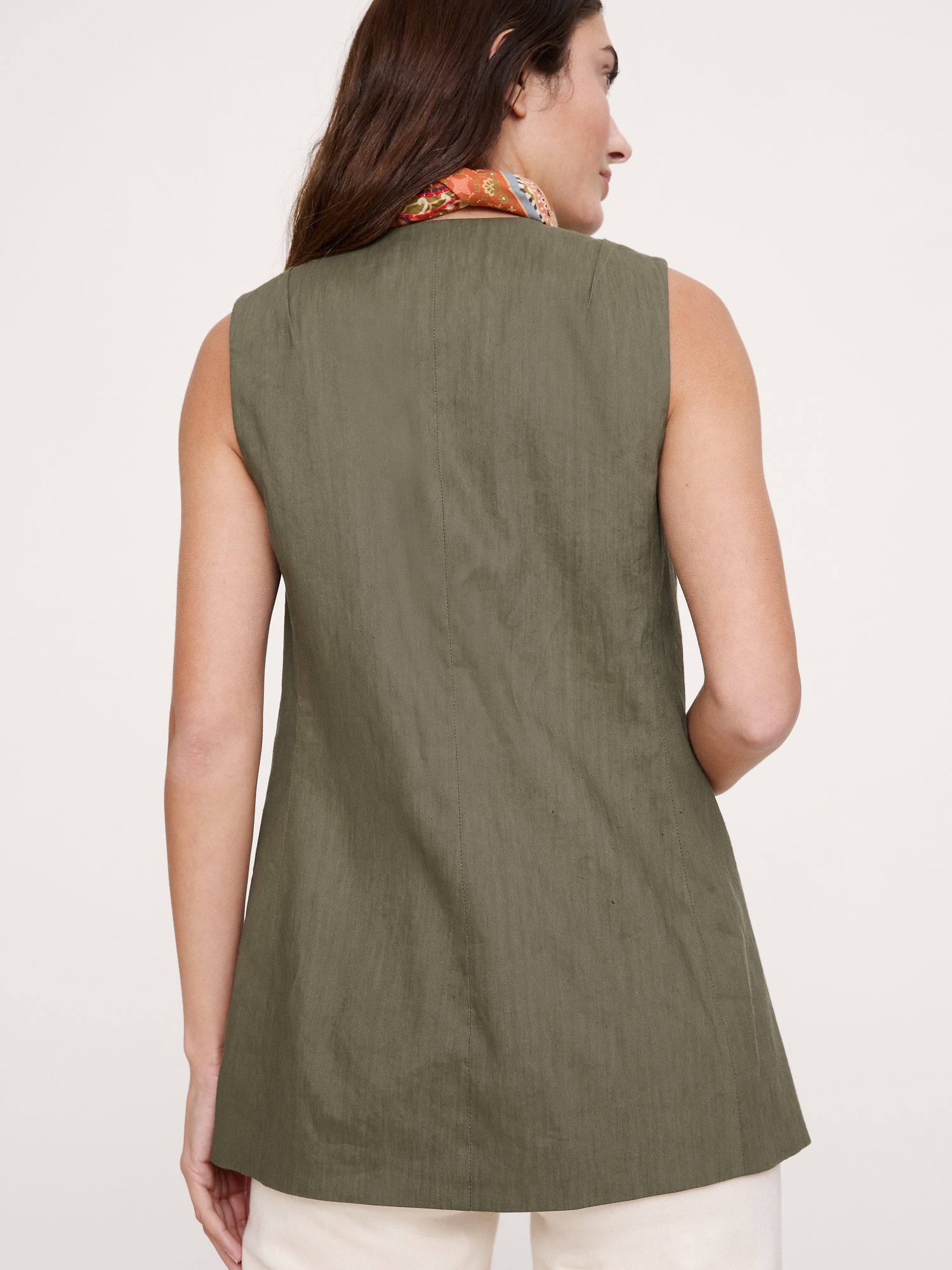 L'image numéro 3 présente Gilet long en lin et viscose extensible