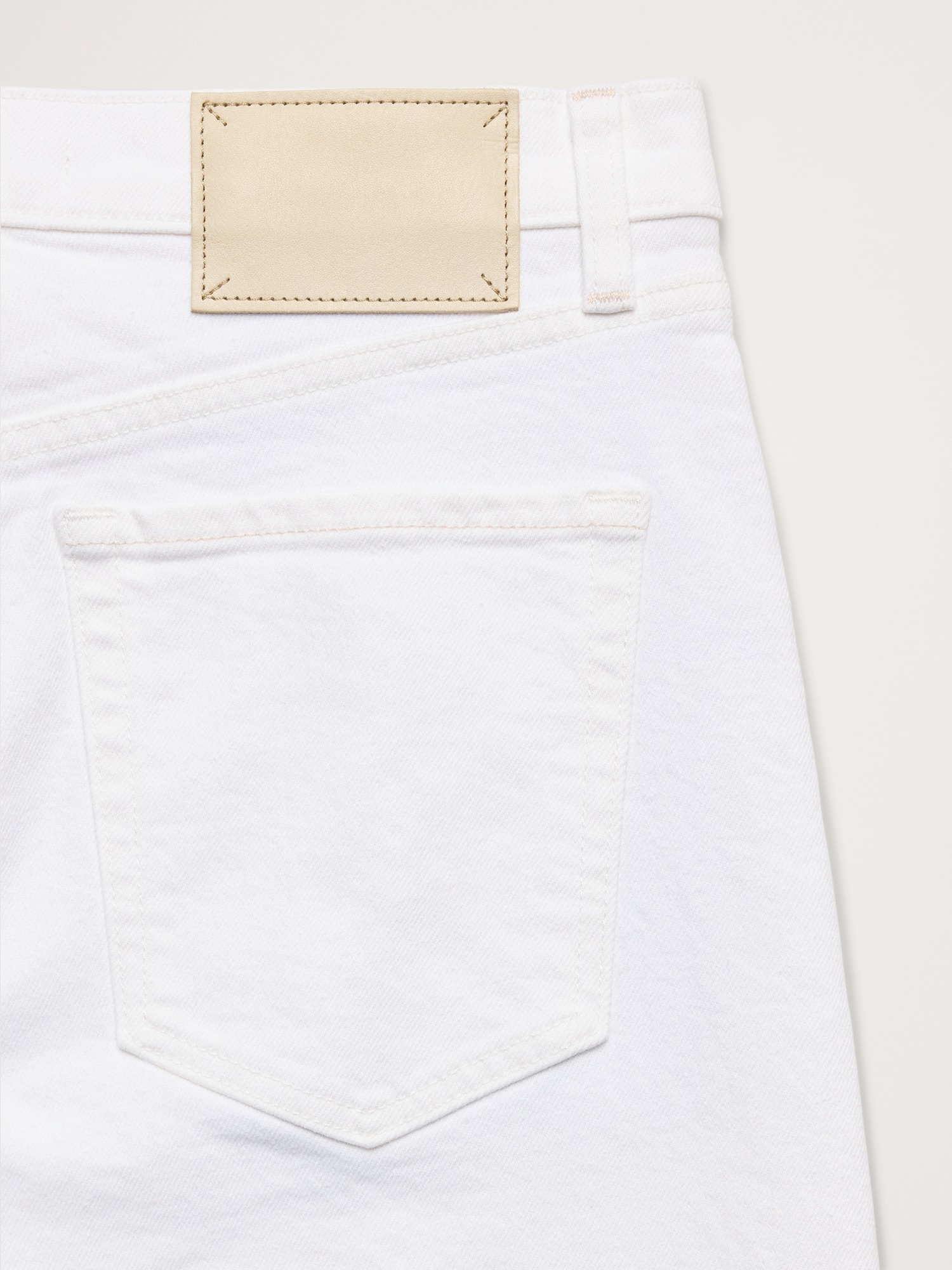 L'image numéro 6 présente Jean droit à taille haute des années 90