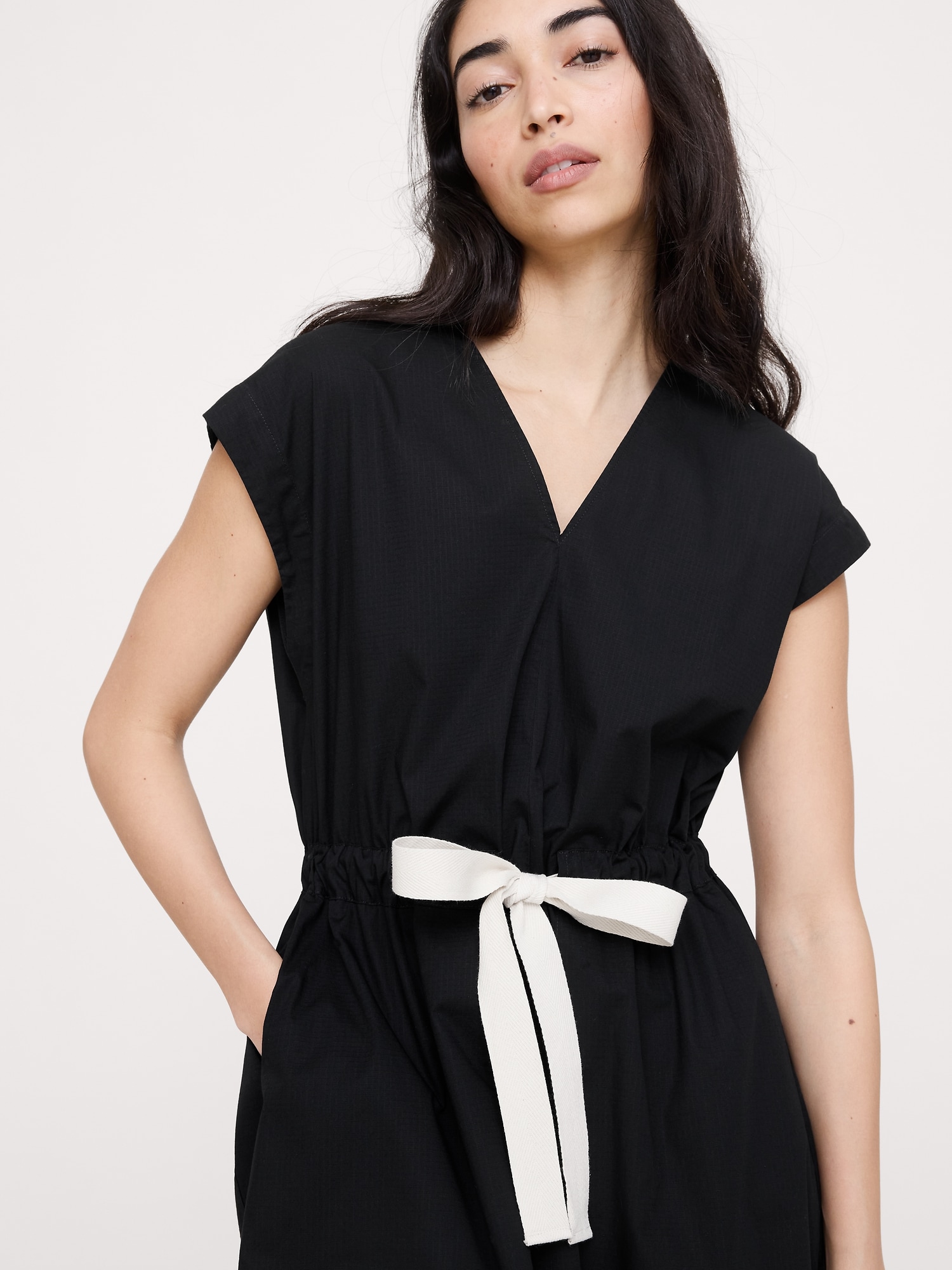 L'image numéro 4 présente Robe longue en coton extensible à taille nouée