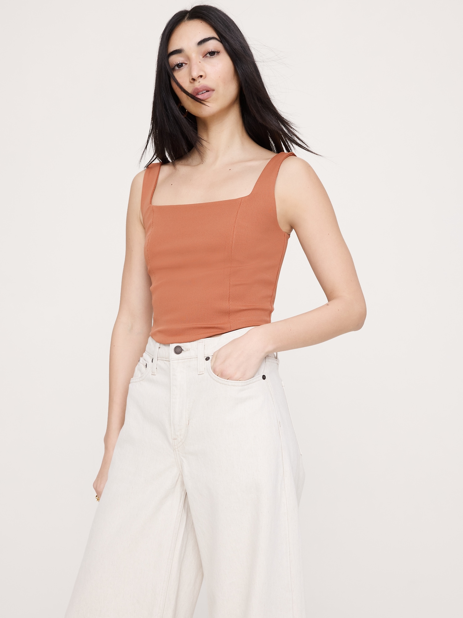 L'image numéro 1 présente Camisole corset extensible effet sculptant