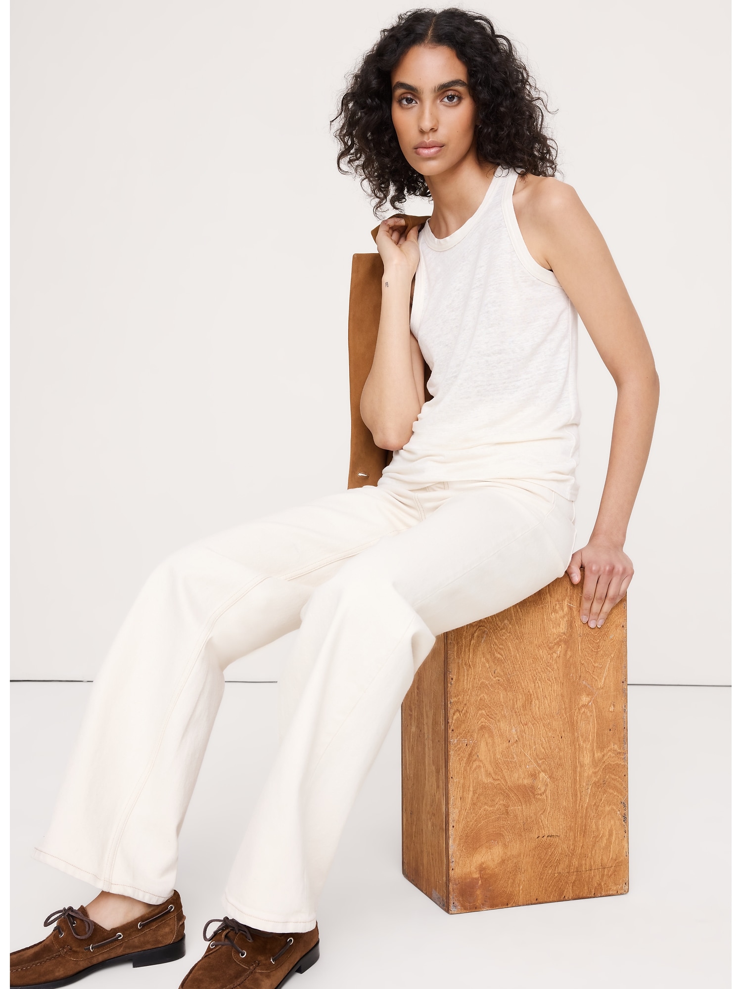 L'image numéro 3 présente Camisole à découpe en lin