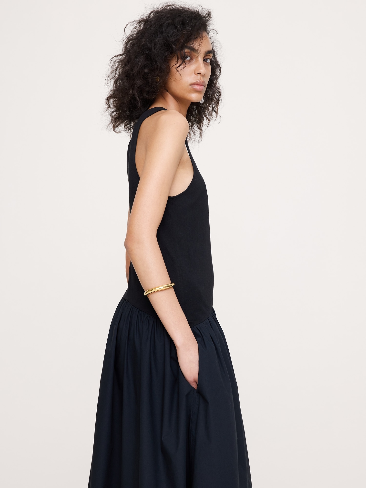 L'image numéro 4 présente Robe mi-longue en popeline de coton et jersey