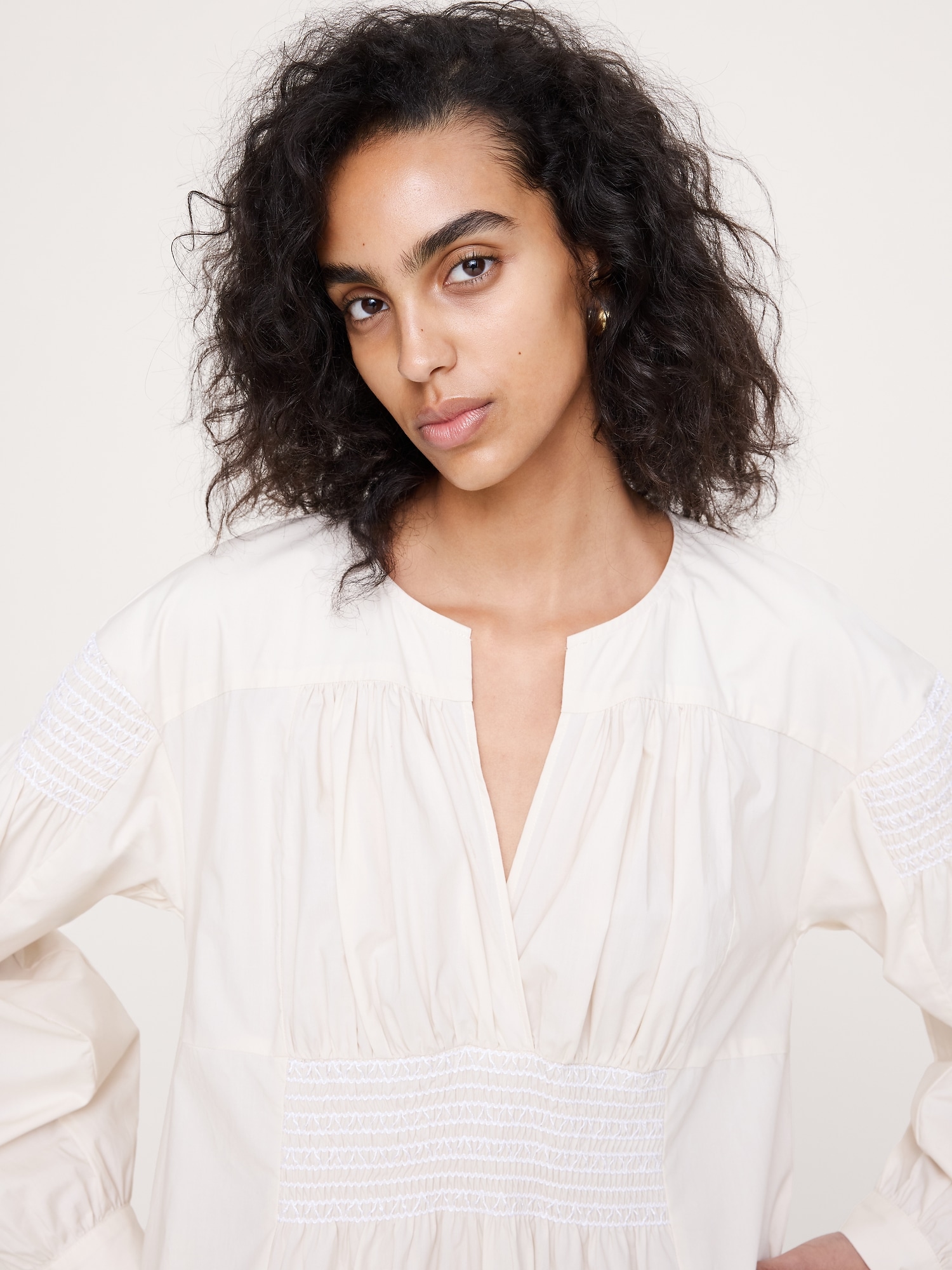 L'image numéro 5 présente Robe longue en popeline de coton à fronces