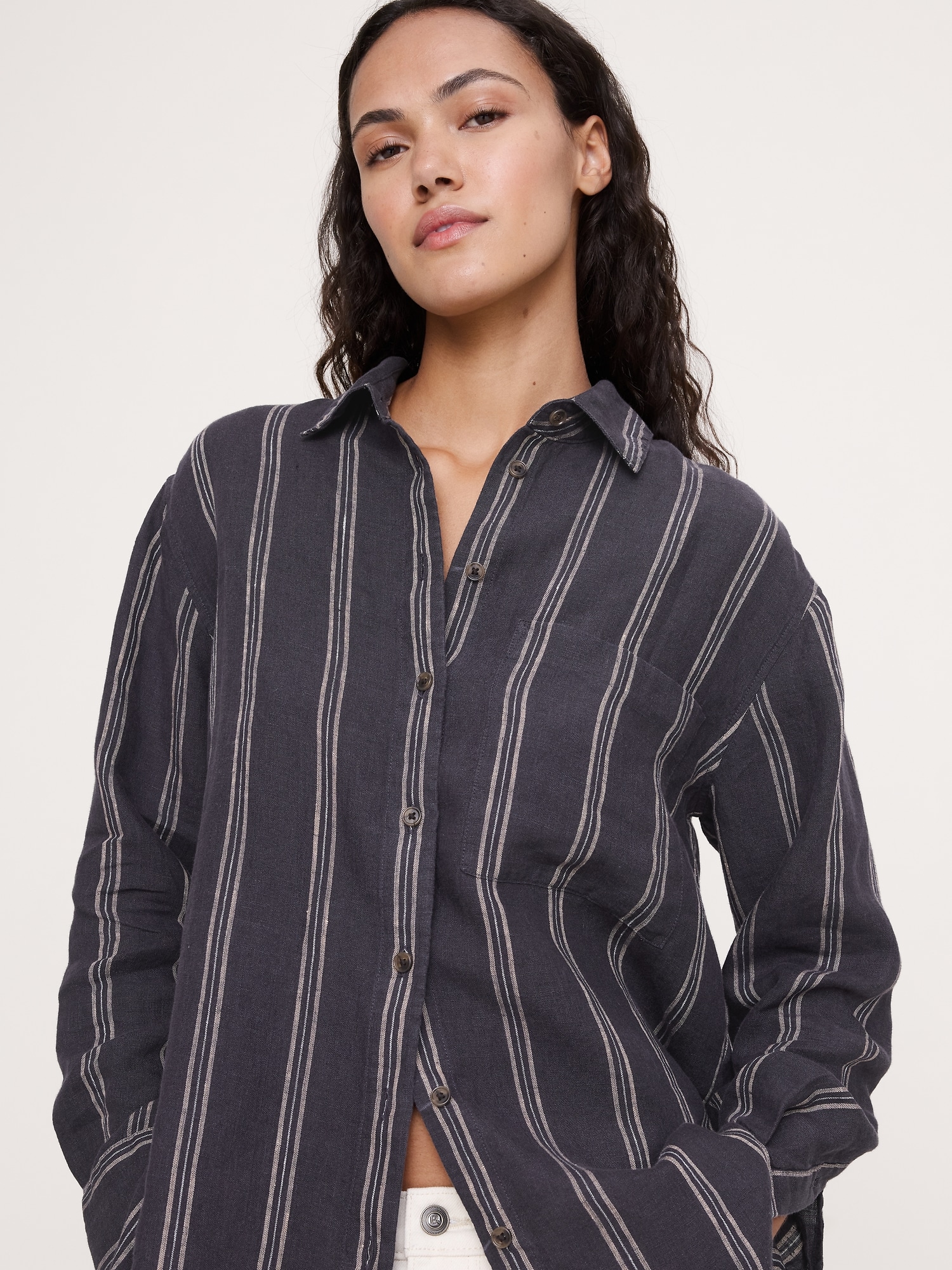 Image number 4 showing, The Oversized Linen Shirt