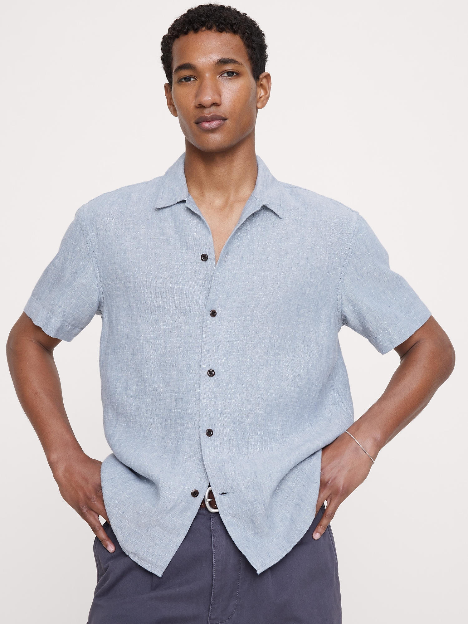 Image number 1 showing, Standard-Fit Midweight Linen Resort Shirt