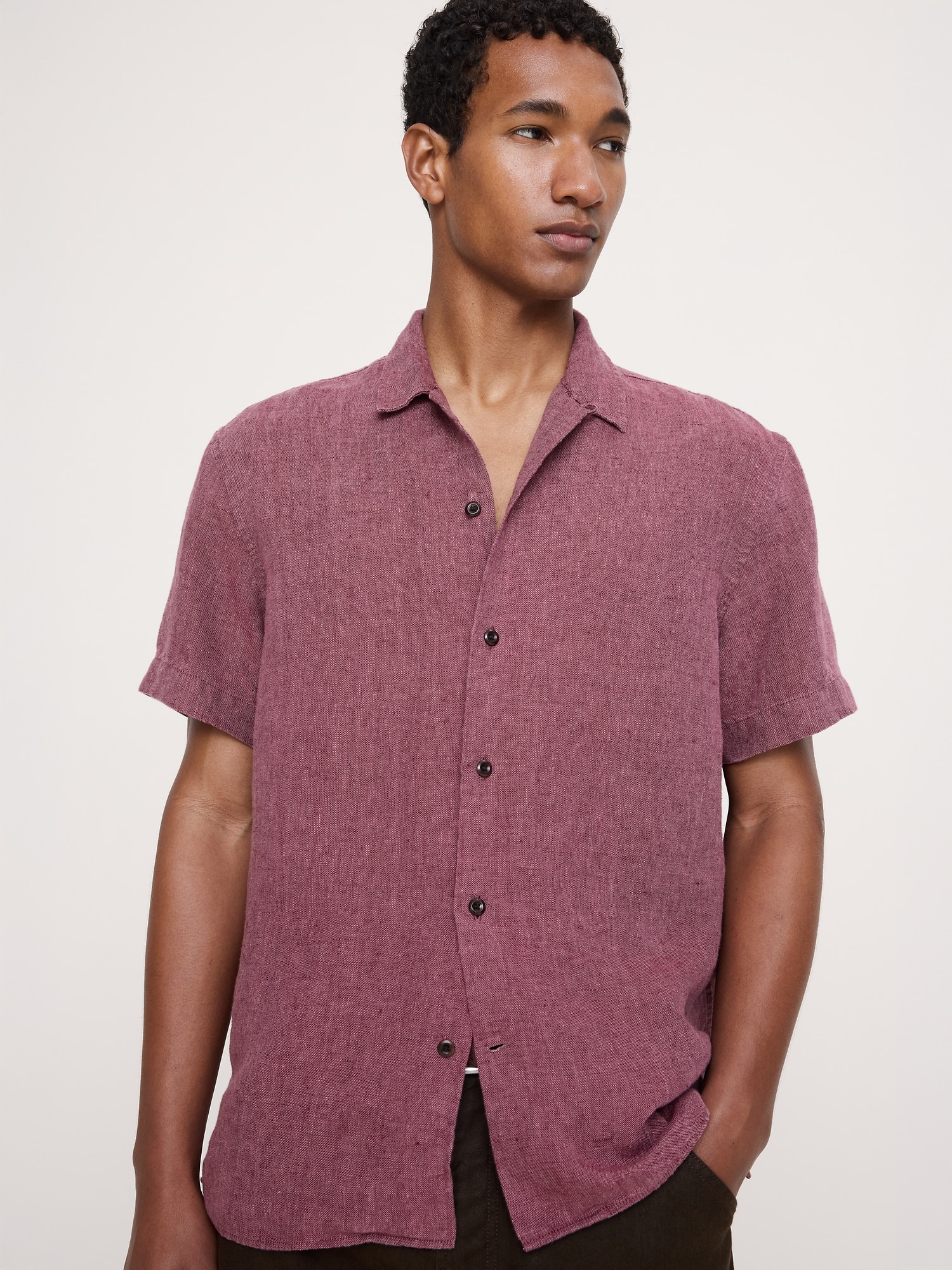 Image number 1 showing, Standard-Fit Midweight Linen Resort Shirt