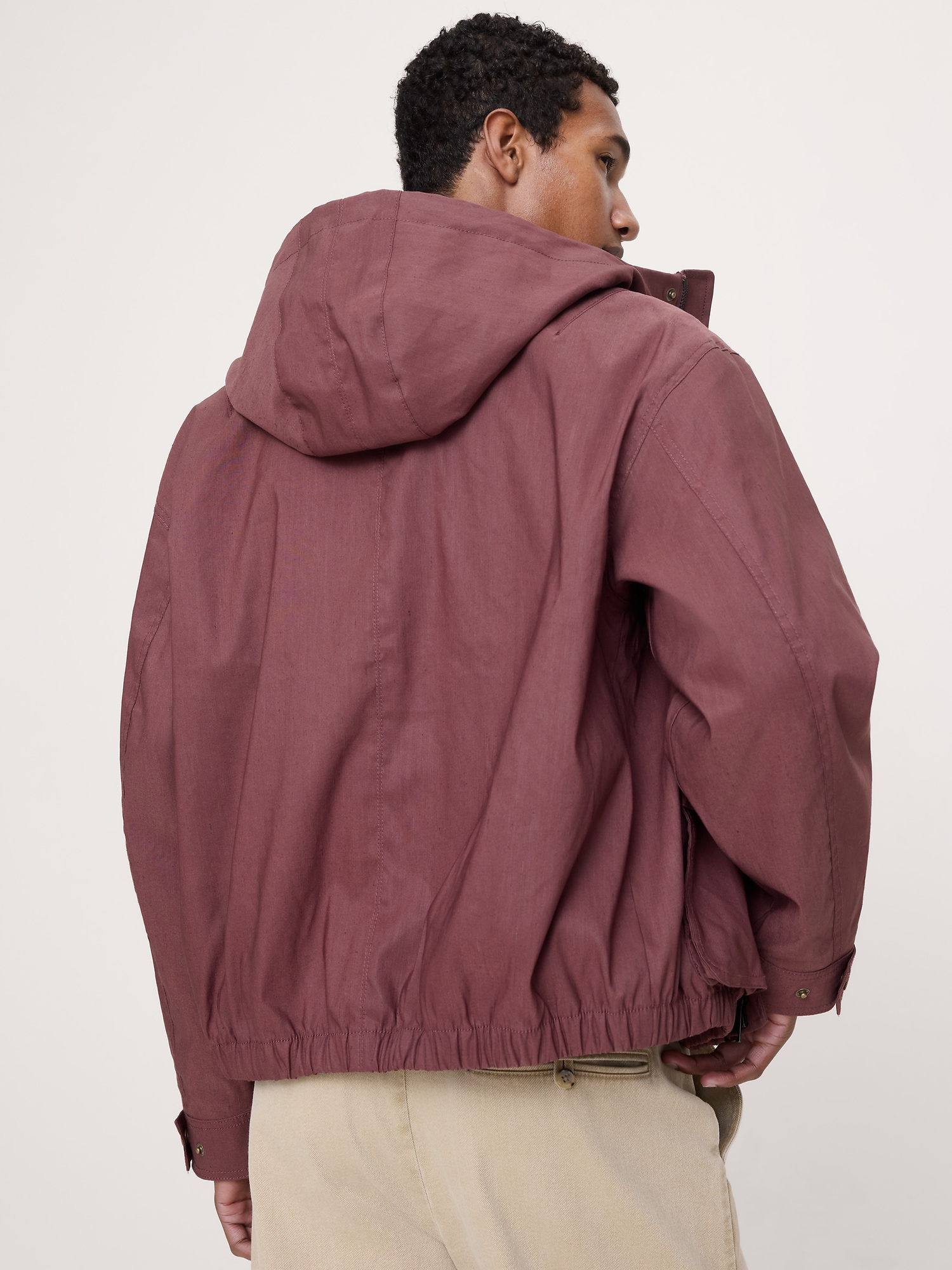 L'image numéro 3 présente Veste saharienne à capuchon en mélange de chanvre