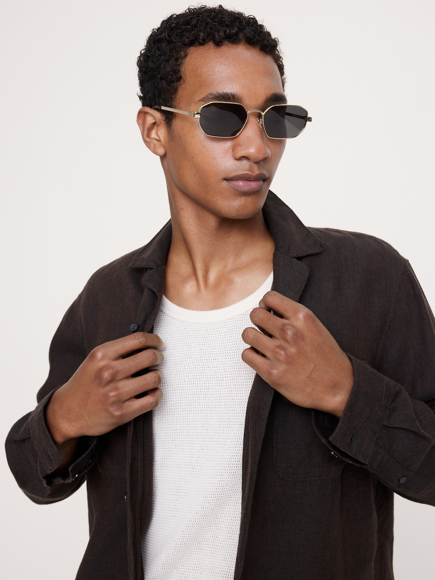 L'image numéro 3 présente Lunettes de soleil Mythic de Le Specs