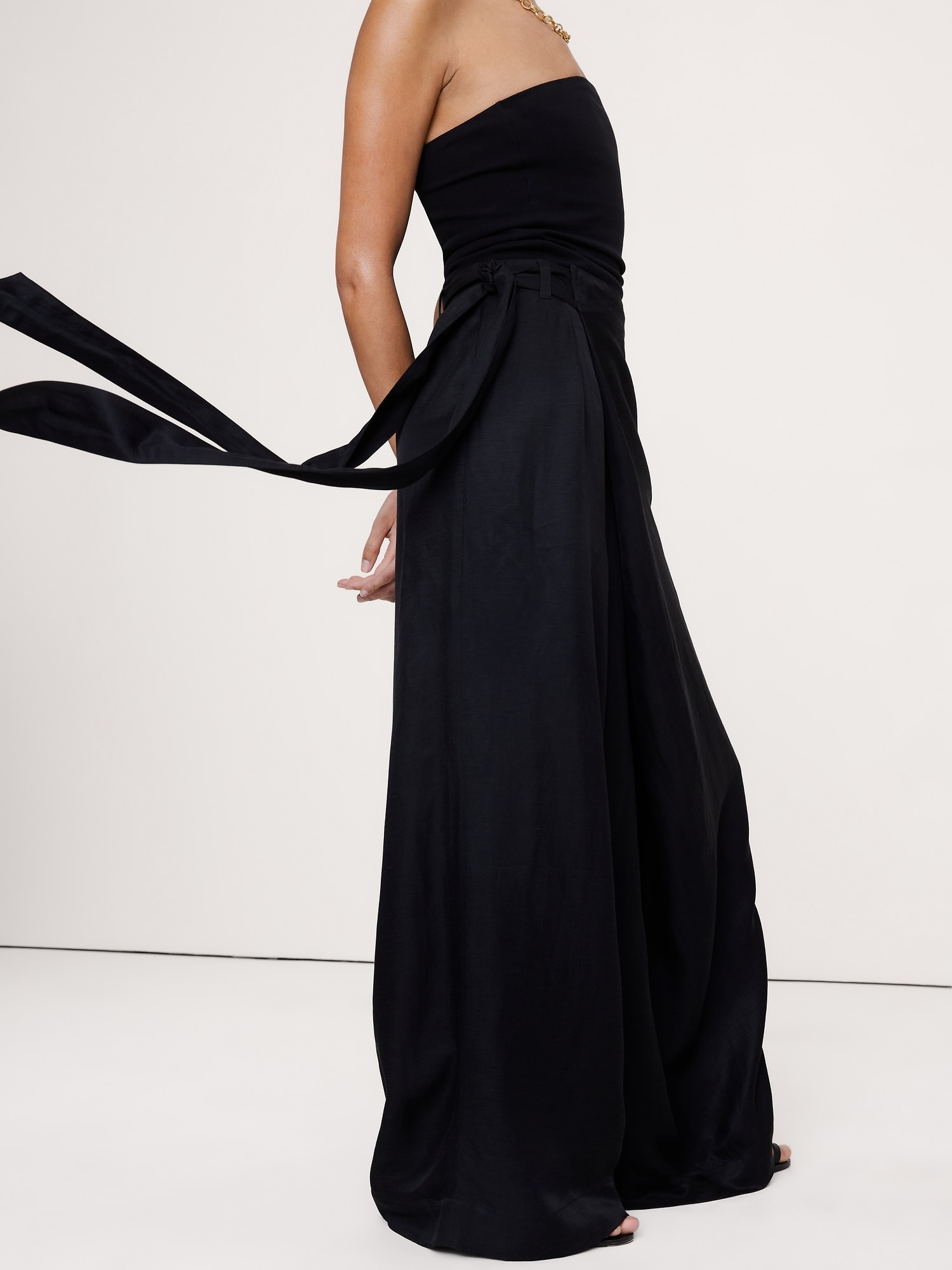 L'image numéro 4 présente Pantalon-jupe en lin et viscose