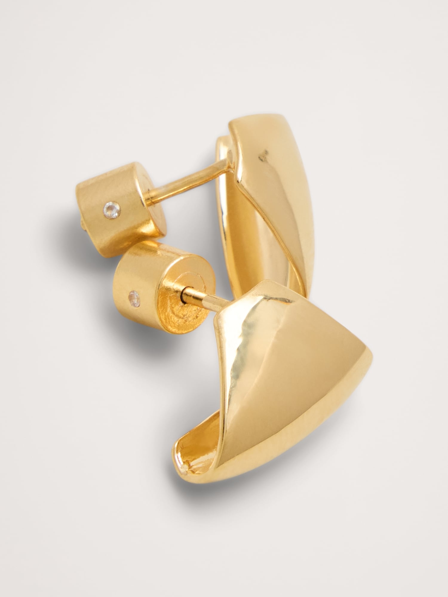 L'image numéro 3 présente Boucles d’oreilles à demi-anneaux triangulaires