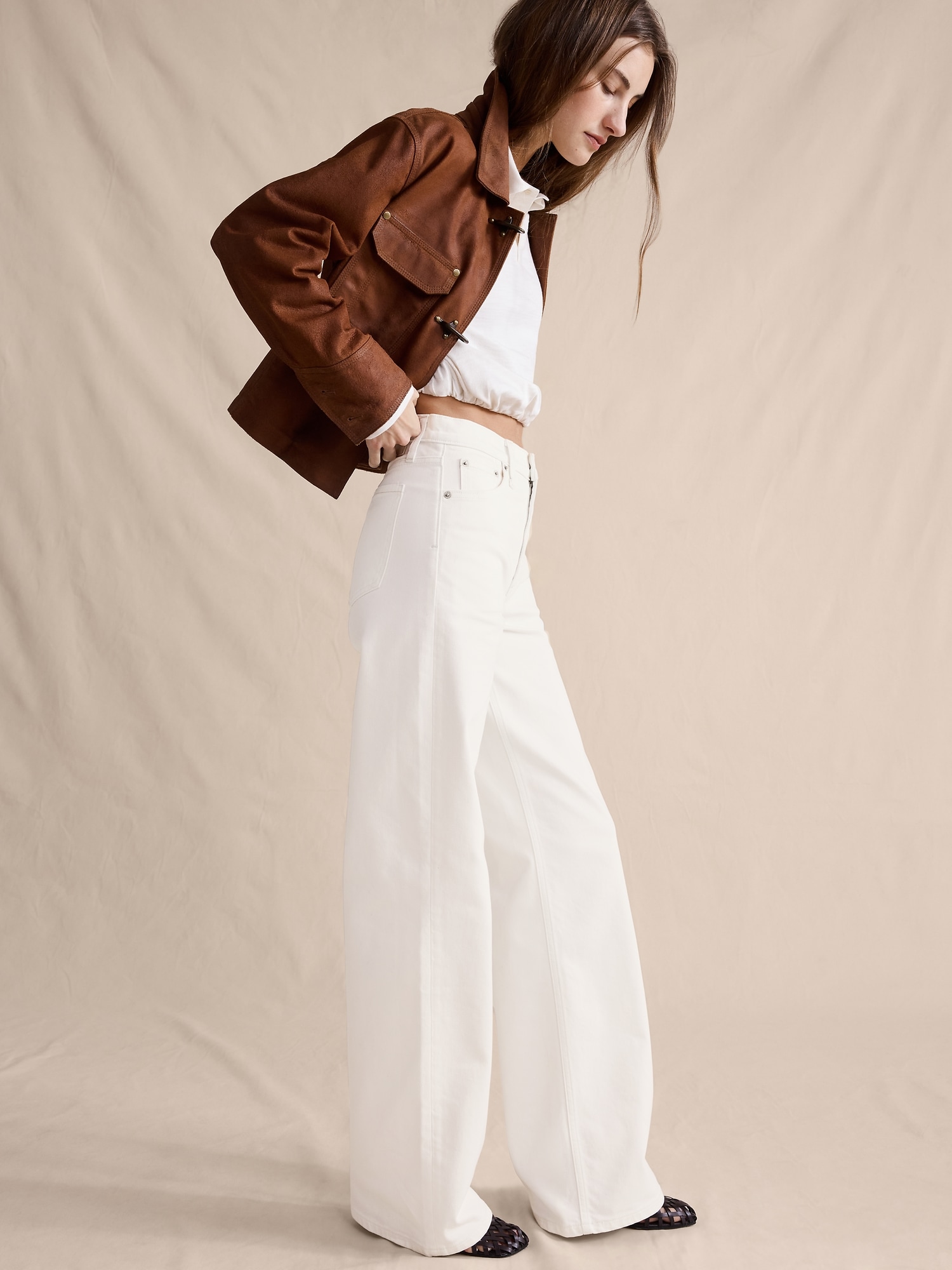 L'image numéro 4 présente Le célèbre jean classique à jambe large