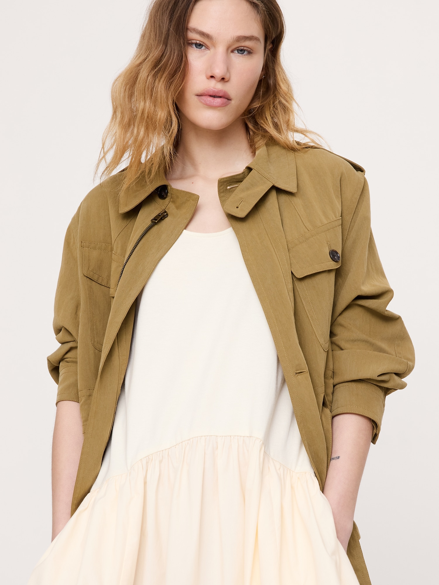 L'image numéro 6 présente Robe mi-longue en popeline de coton et jersey