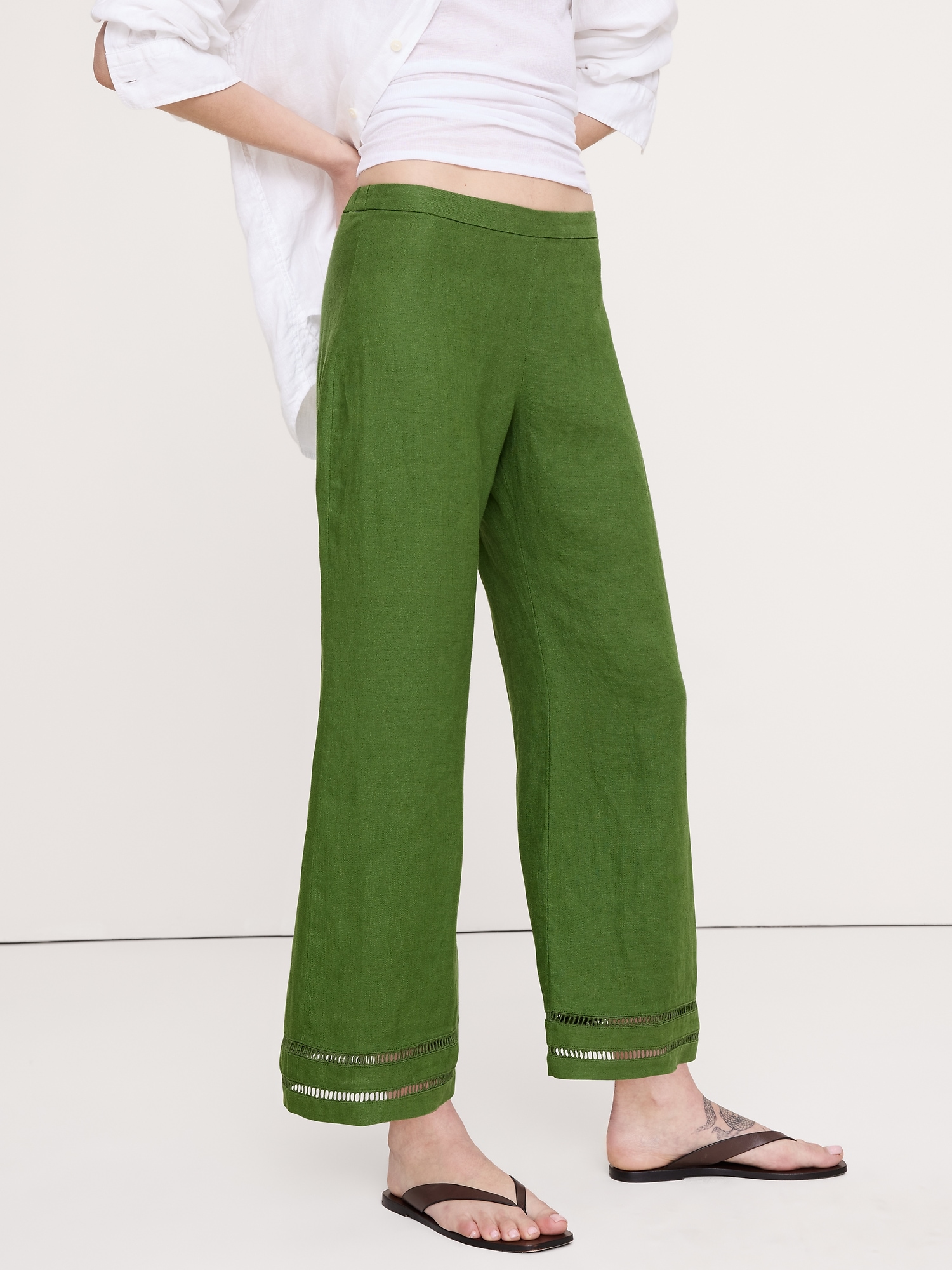 Image number 3 showing, Mid-Rise Kick-Flare Linen Ankle Pant