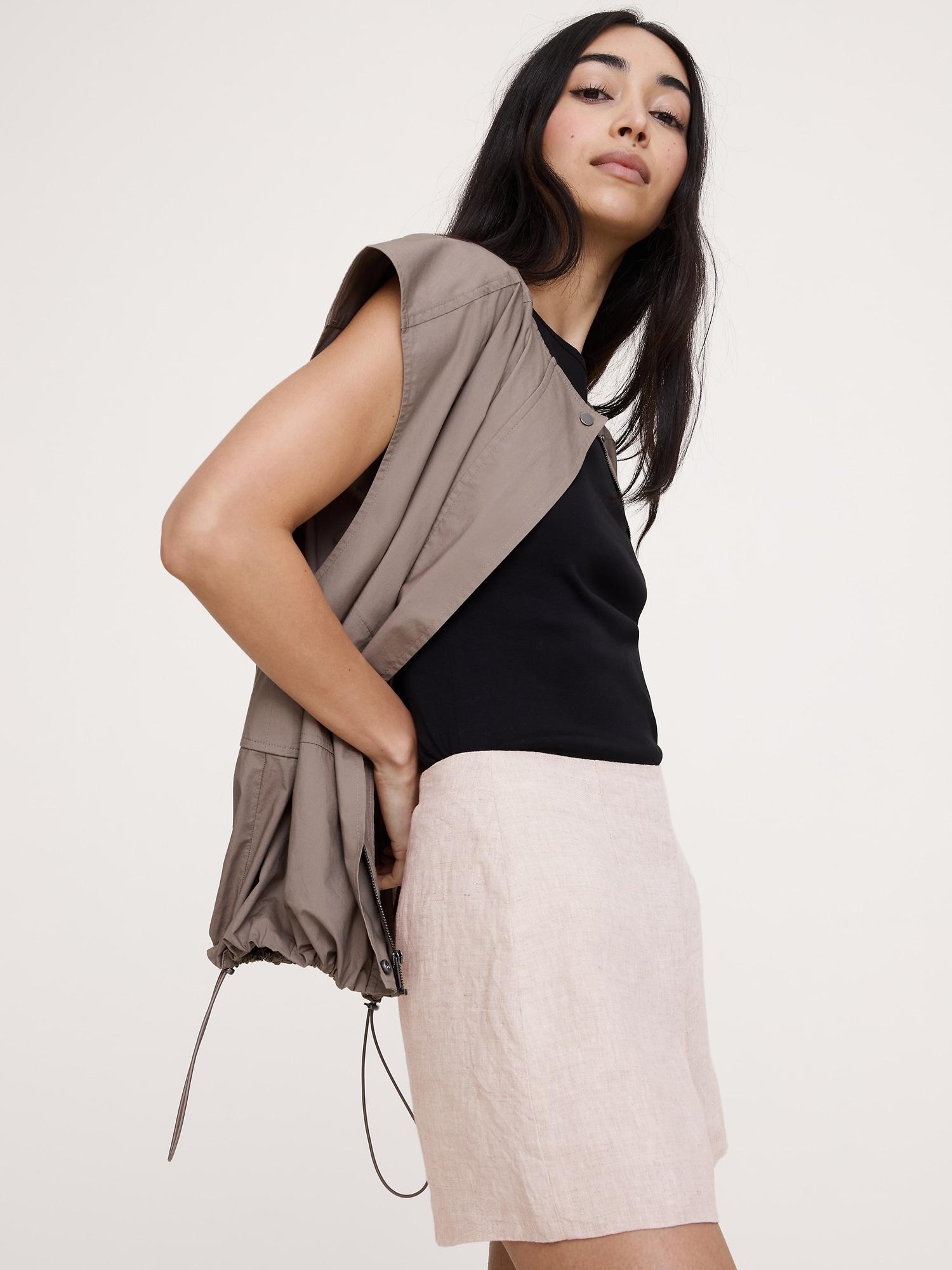 L'image numéro 5 présente Short en lin à taille haute, 7,5 cm