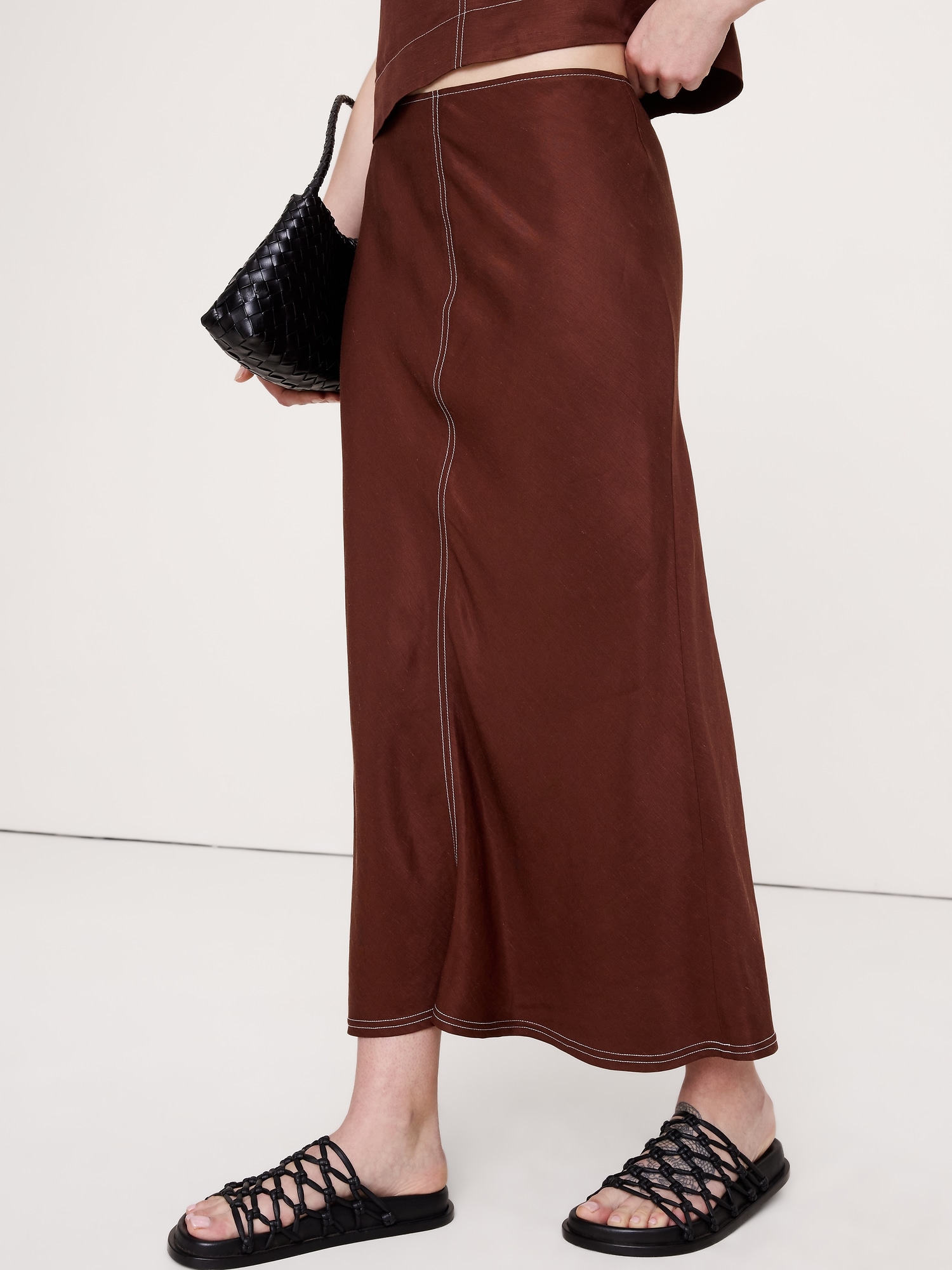 Image number 4 showing, Viscose-Linen Bias-Cut Maxi Skirt