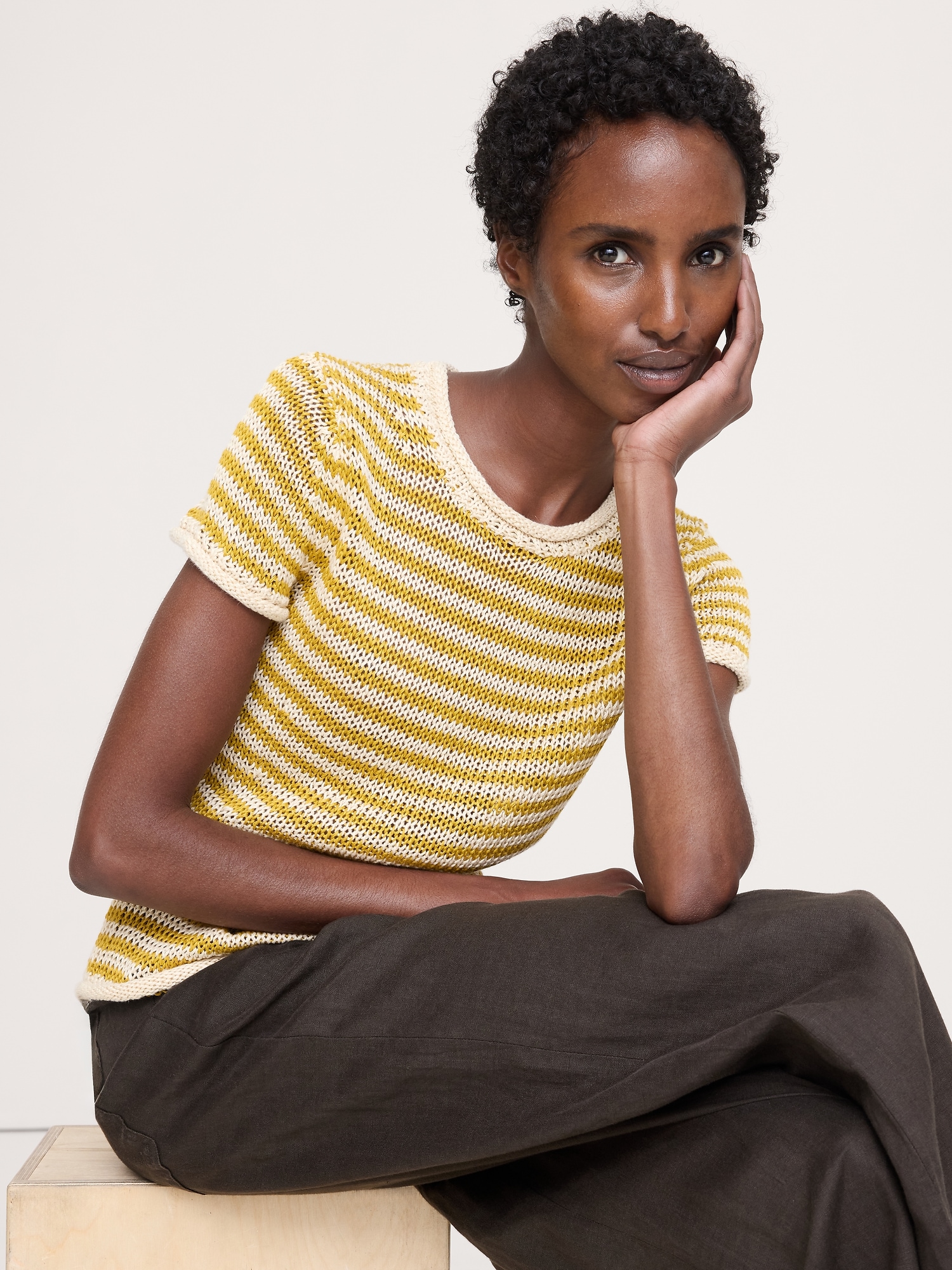 CHANDAIL À MANCHES COURTES EN LIN CLASSIQUE