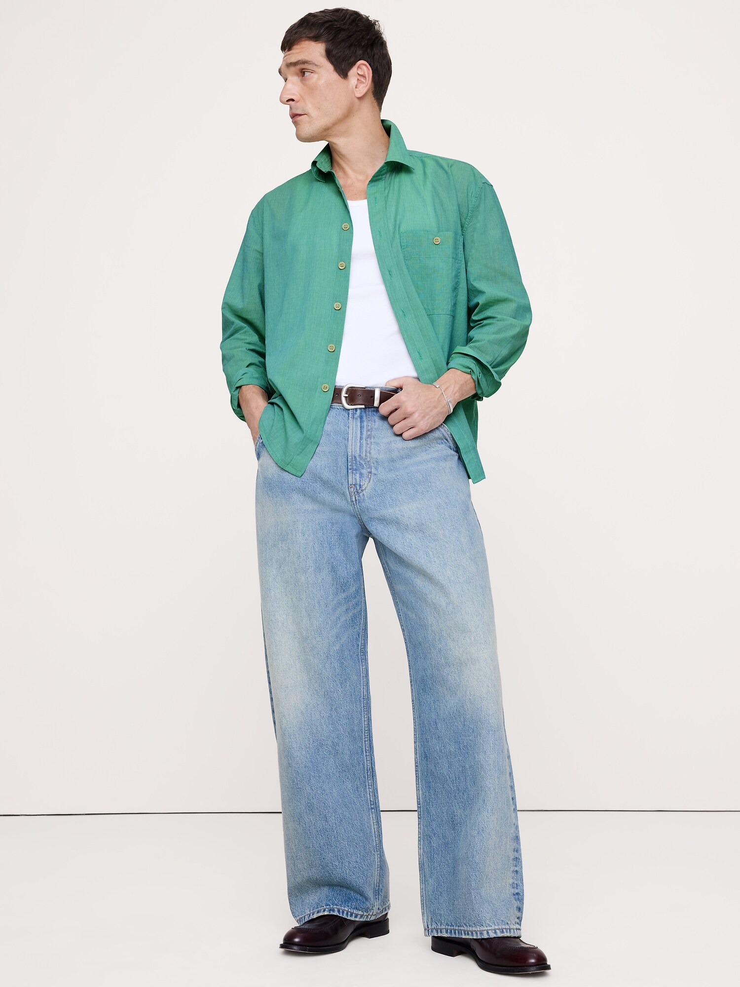 L'image numéro 1 présente Chemise décontractée en coton d’été léger