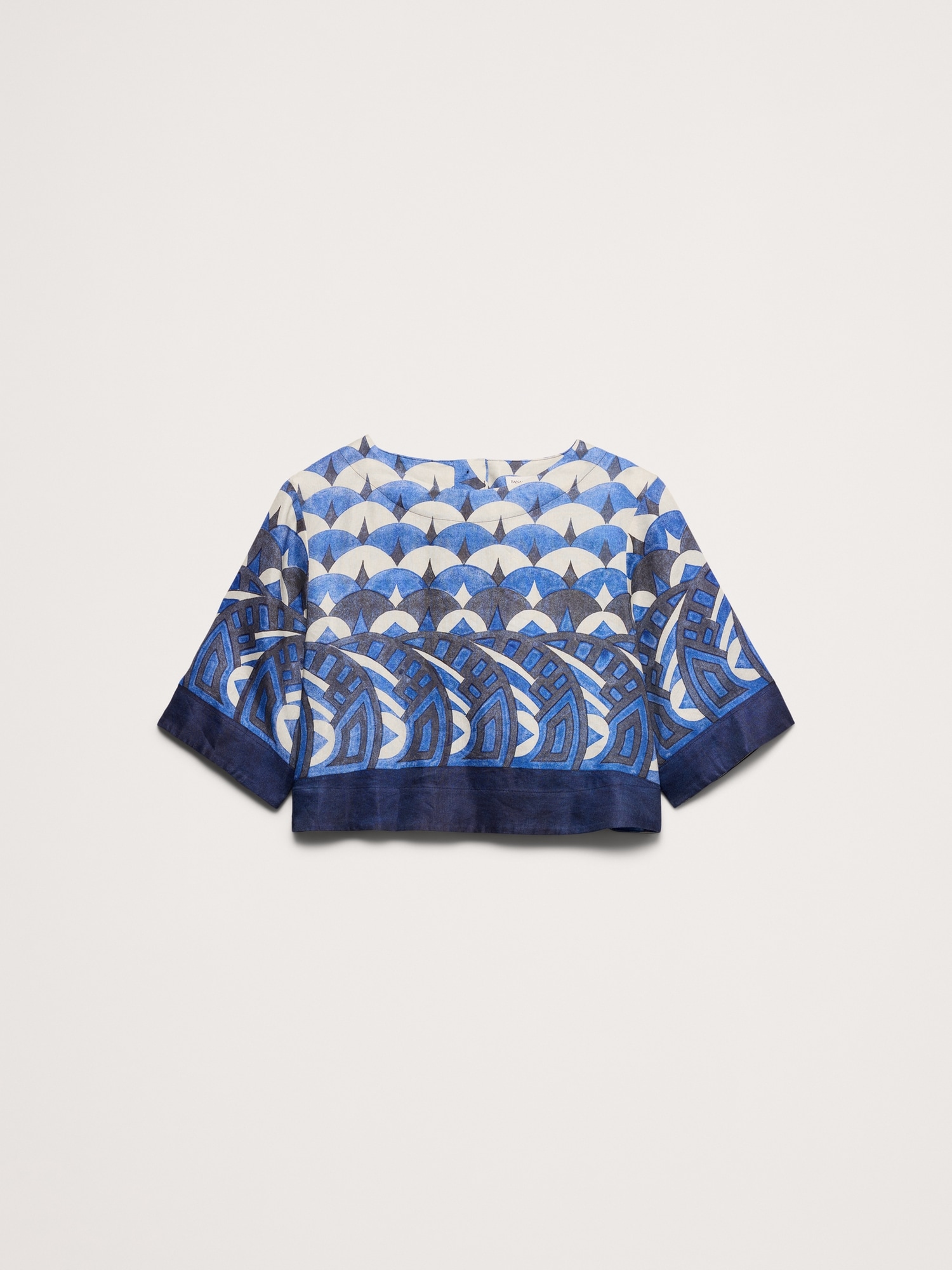 L'image numéro 4 présente Haut court à encolure bateau en lin et viscose