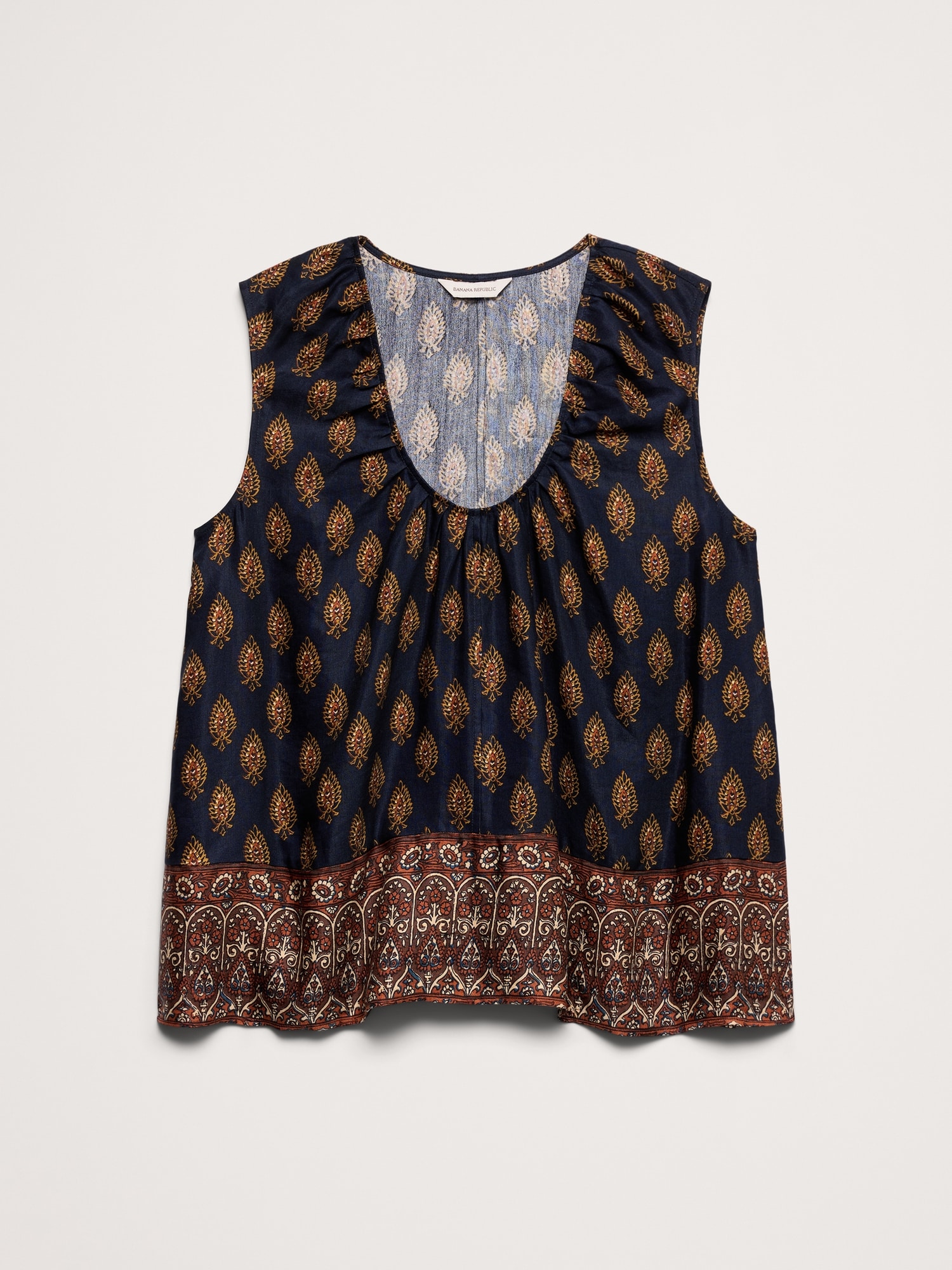 L'image numéro 5 présente Camisole en lin et viscose à encolure dégagée