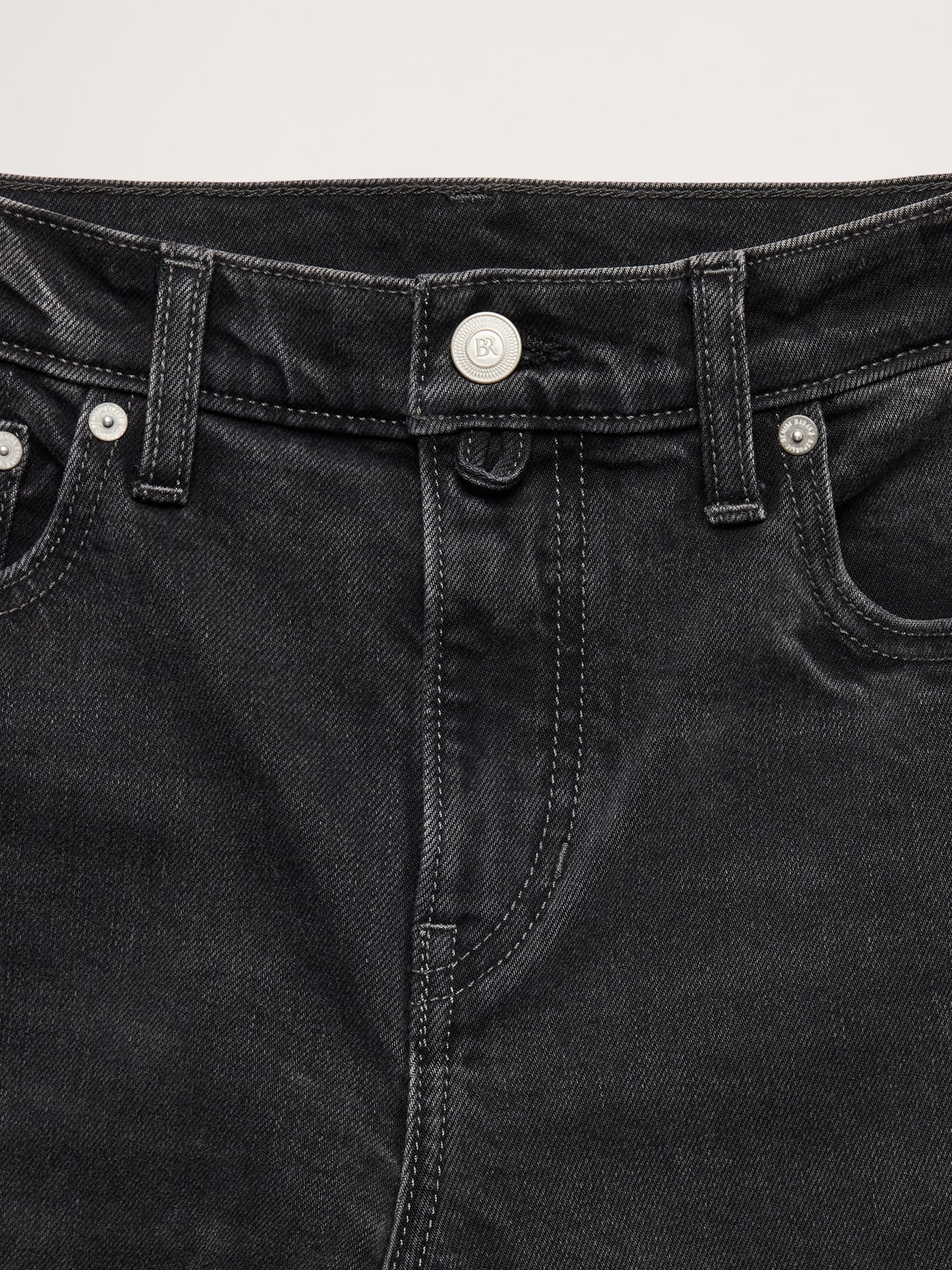 L'image numéro 6 présente Le célèbre jean classique à jambe large