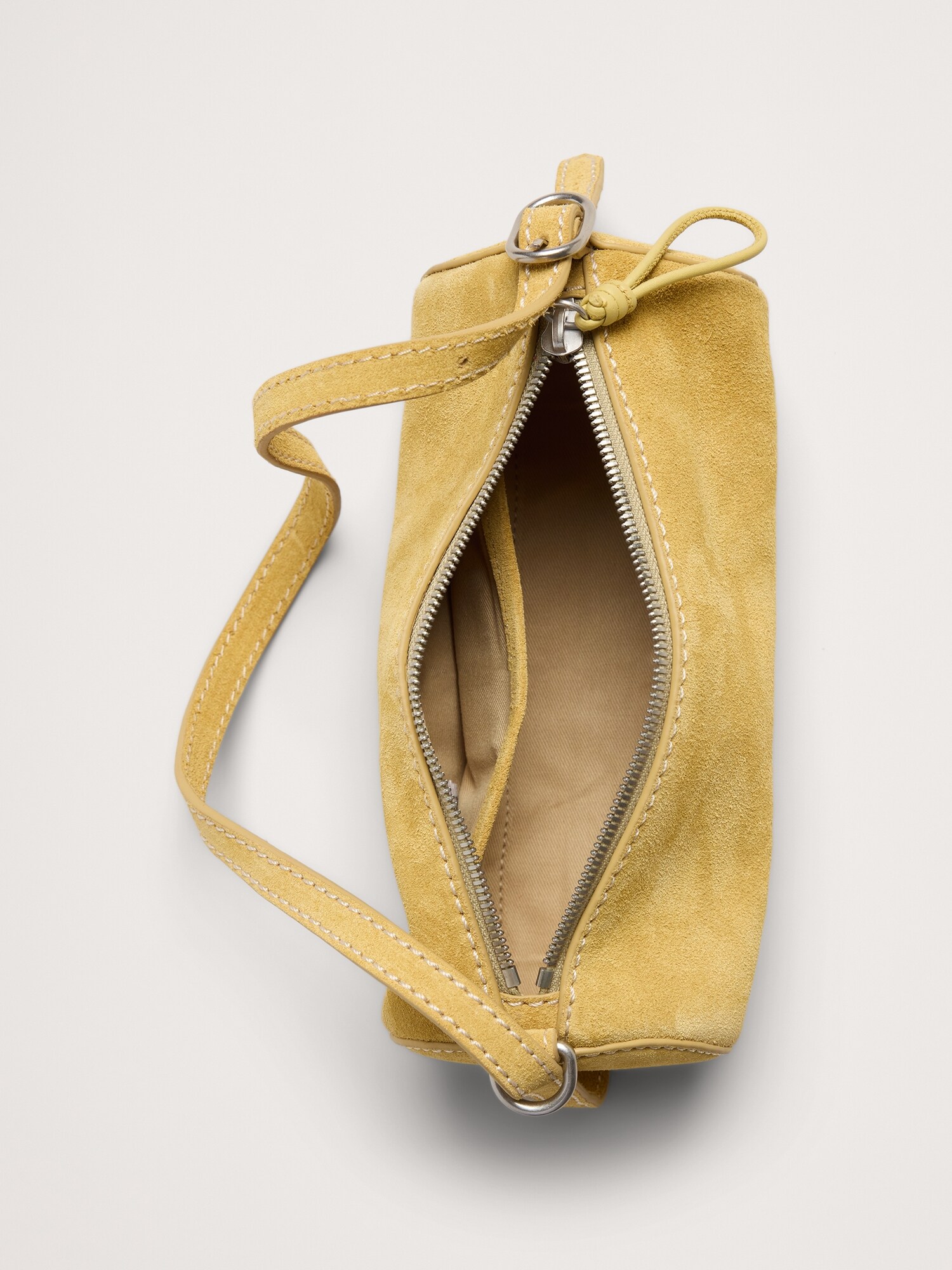 L'image numéro 5 présente Sac baril en cuir