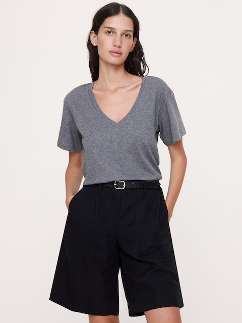 T-SHIRT EN COTON FLAMMÉ À ENCOLURE EN V, COUPE BOYFRIEND